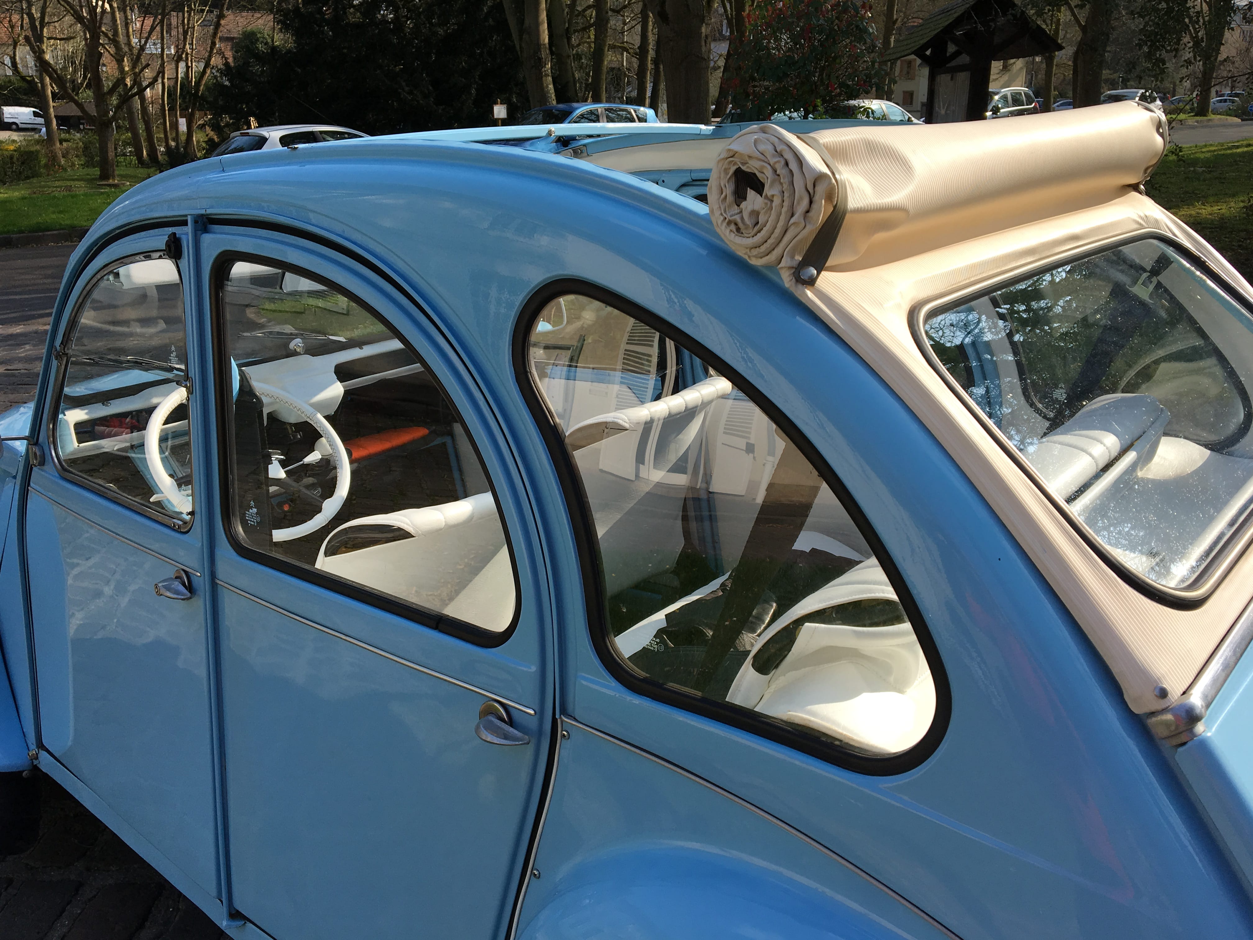 Citroen 2CV 6 Blue Virgin