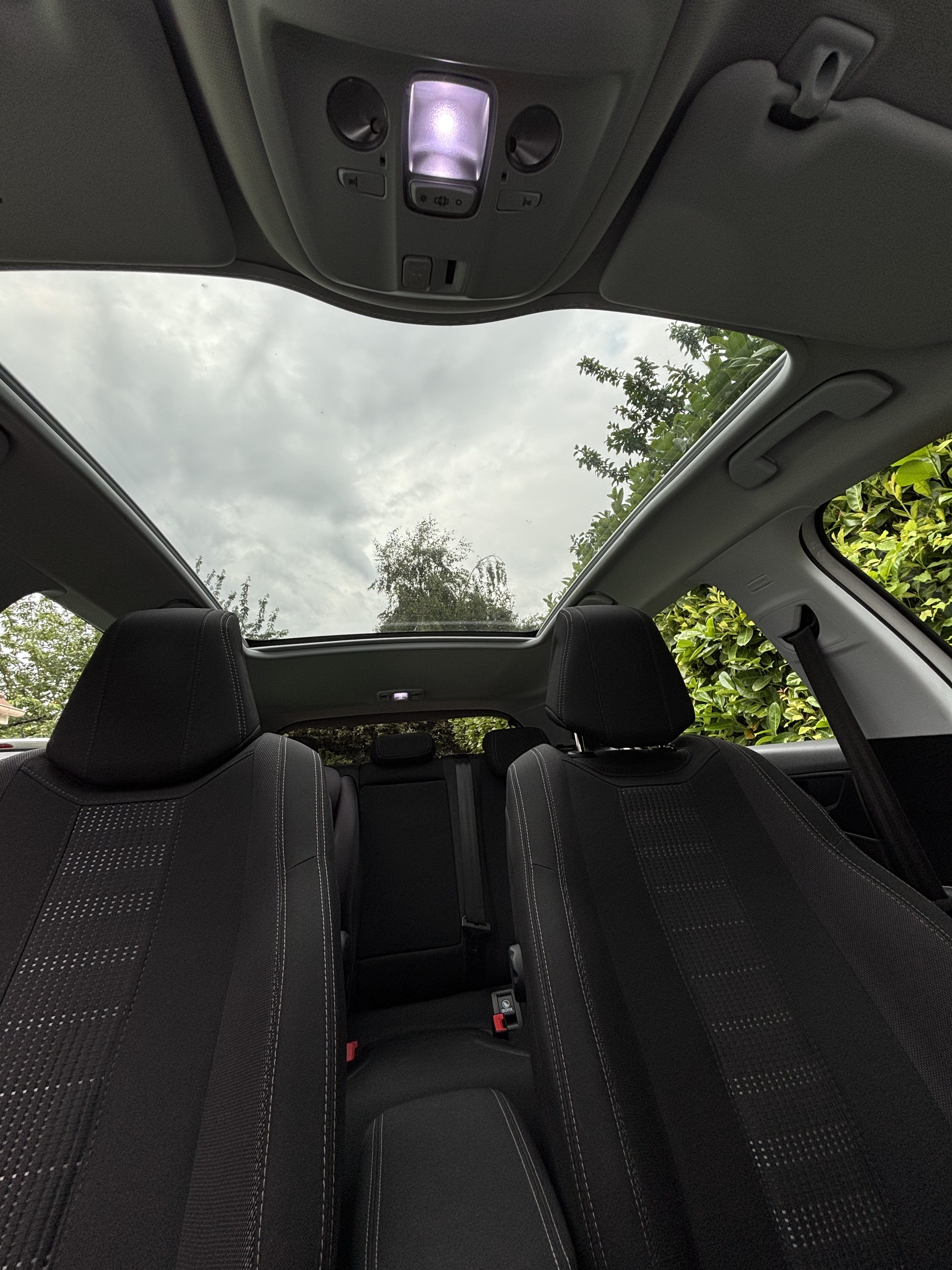 Peugeot 308 Allure 1.2L 130cv essence EAT6 | Toit panoramique | caméra de recul avec Audio Bluetooth