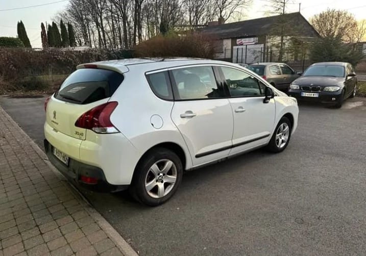 Peugeot 3008 avec GPS
