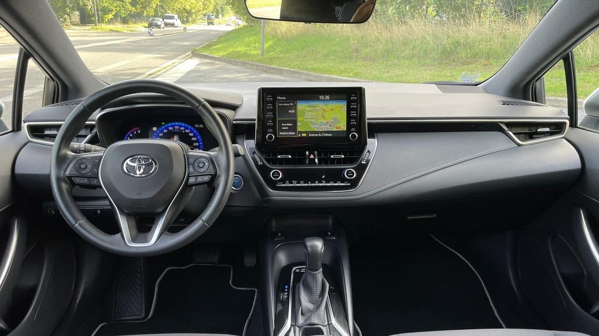 Toyota Corolla Break Hybride Touring Sports Dynamic Business avec Audio Bluetooth