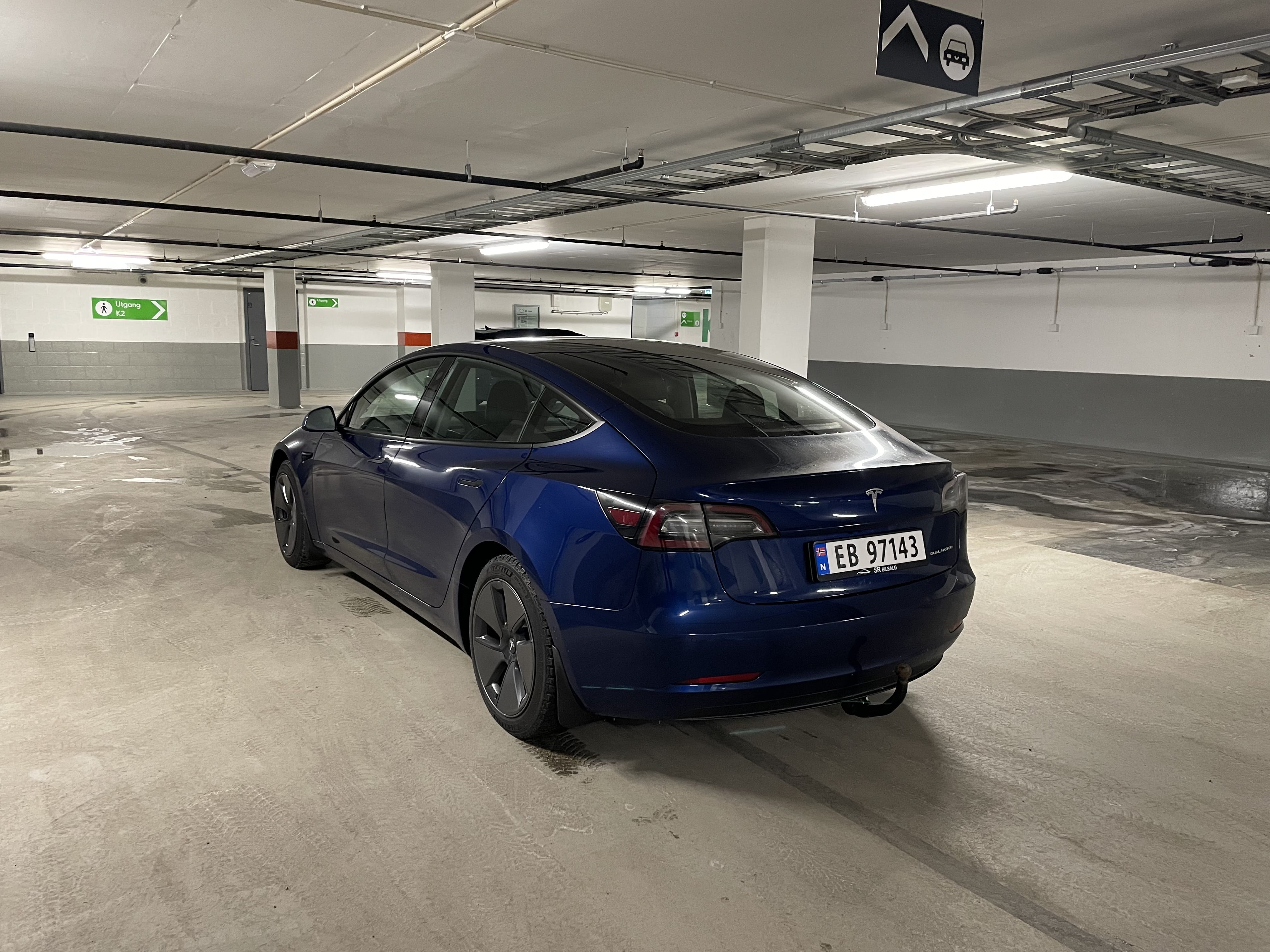 Tesla Model 3 (LR AWD) med GPS