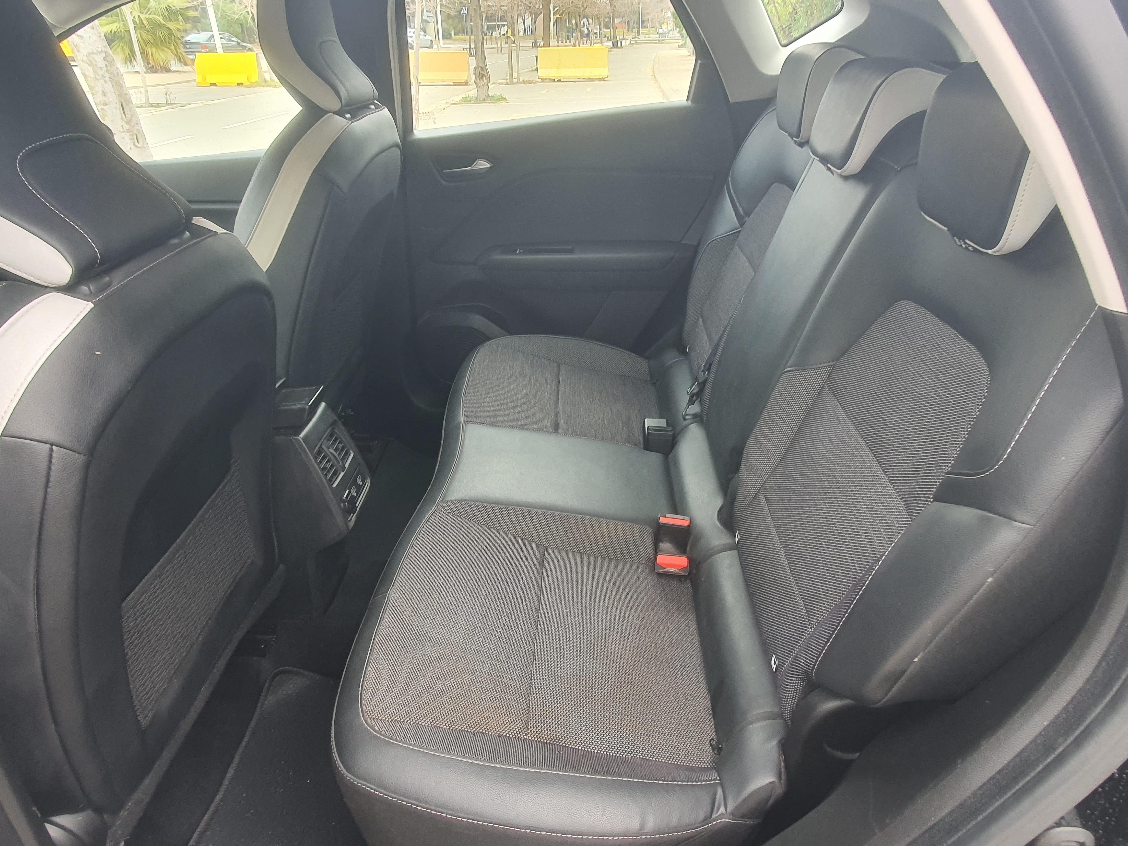 Renault Captur E-TECH 140CV Automático med Android Auto