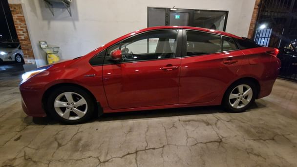 Toyota Prius 1,8 Hybrid, Automat, hengerfeste, perfekt for korte og lange kjøreturer. med Aircondition