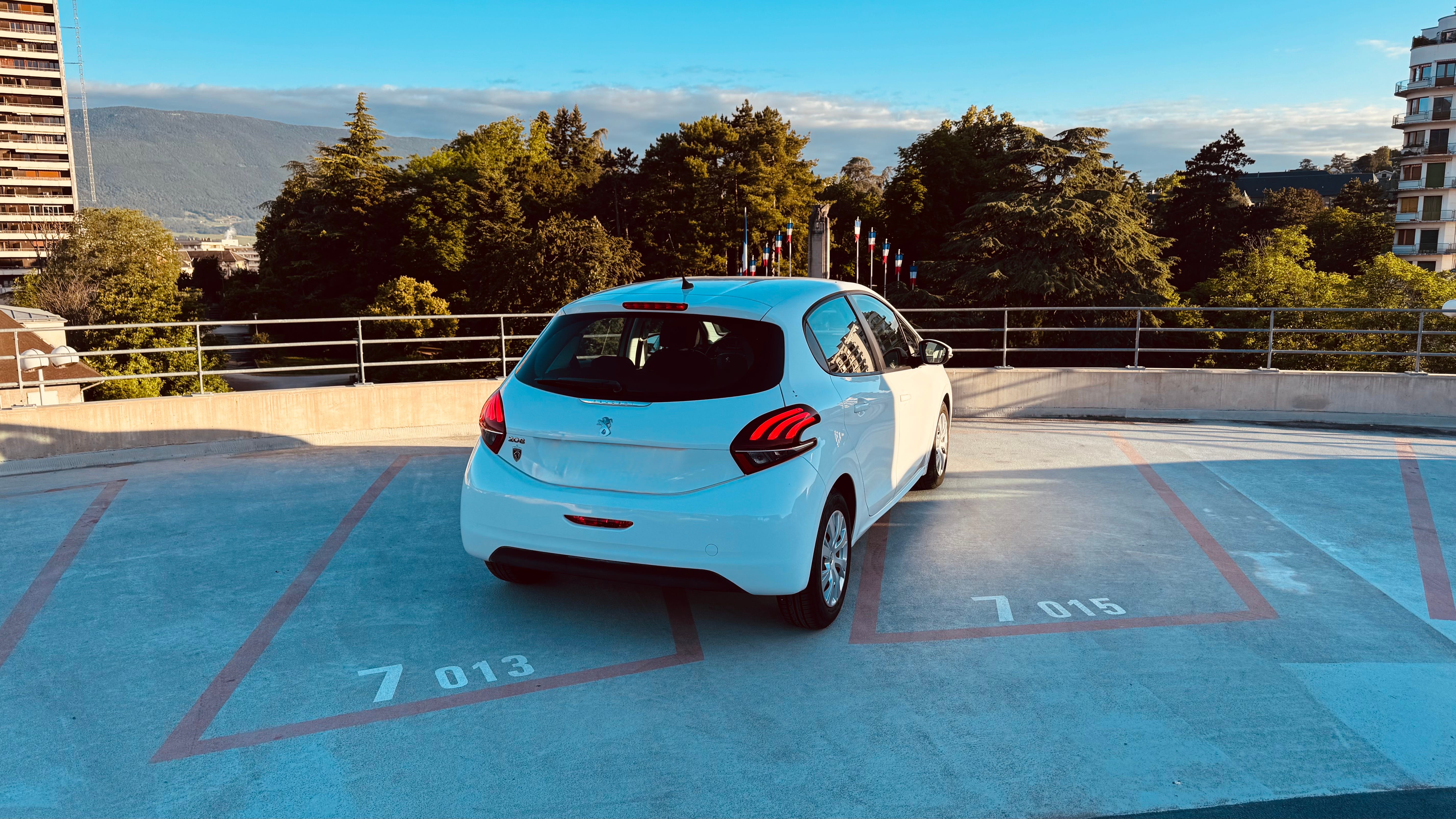 Peugeot 208 avec Régulateur de vitesse