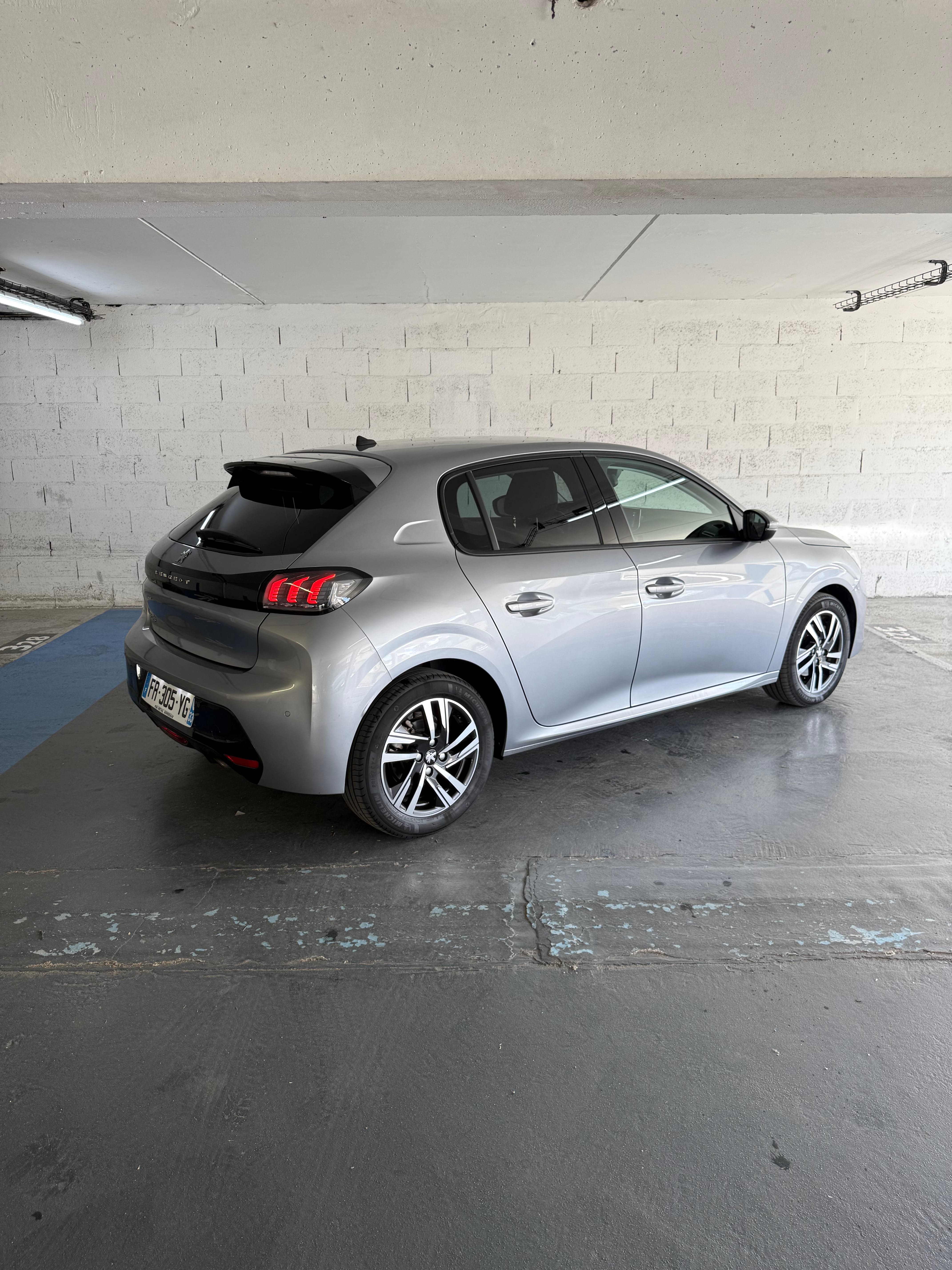 Peugeot 208 avec Climatisation