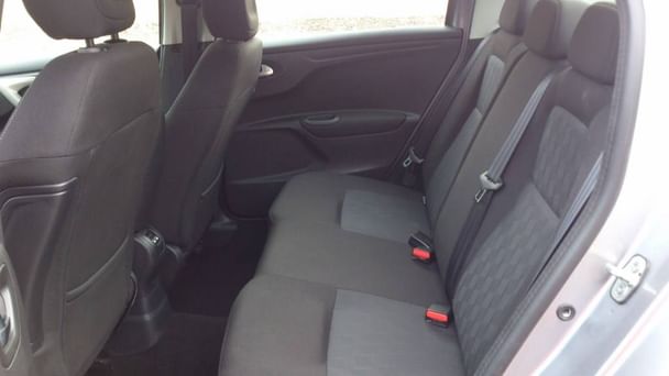 Citroen C-Elysée 1,2 Confort 82CV avec Siège bébé