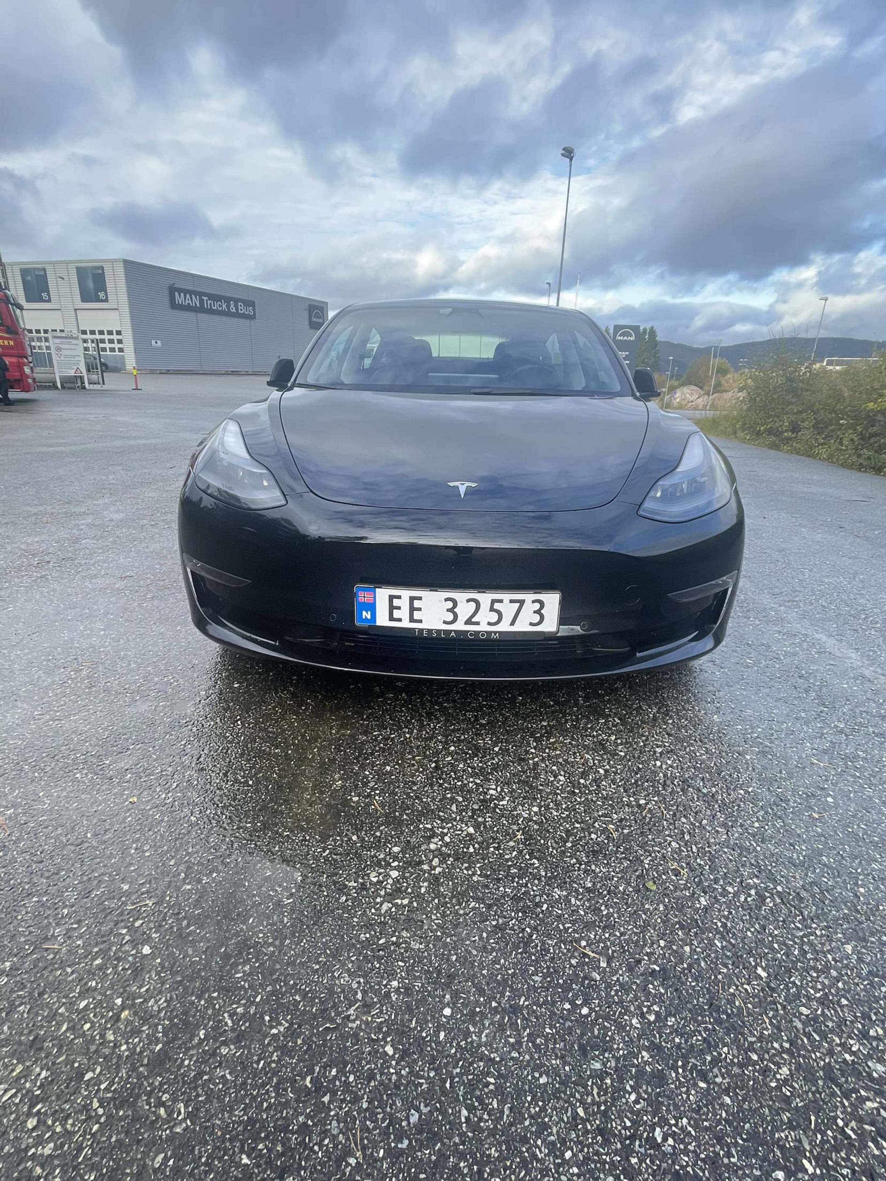 Tesla Model 3 Long Range med Firehjulstrekk