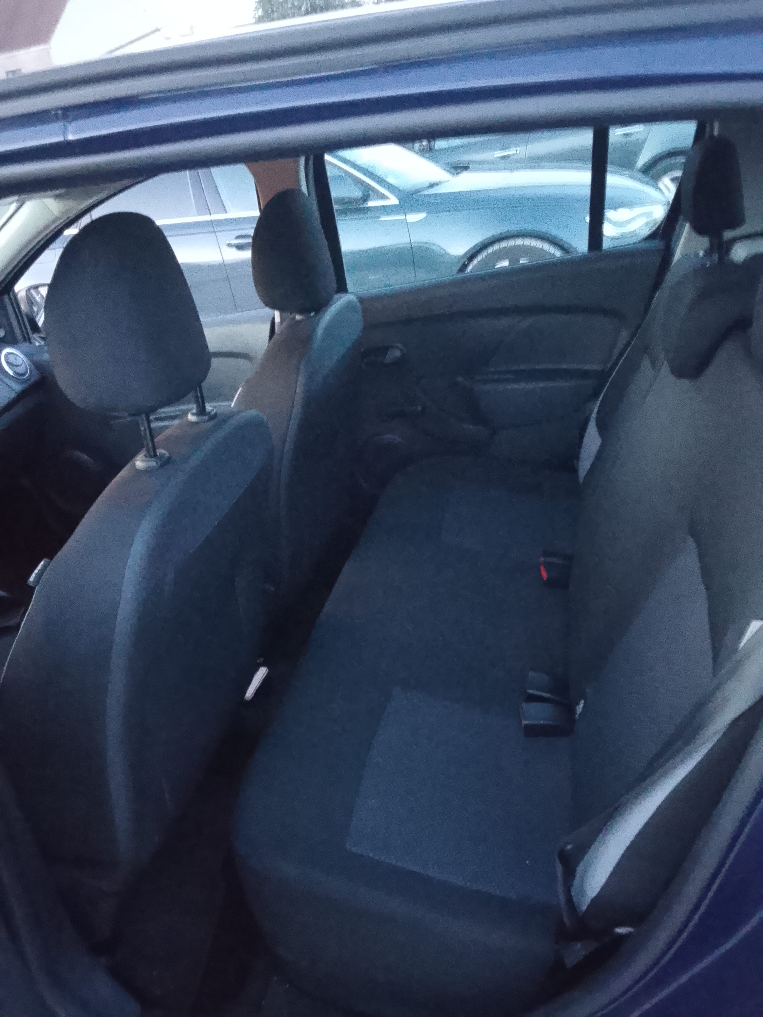 Dacia Sandero avec Siège bébé