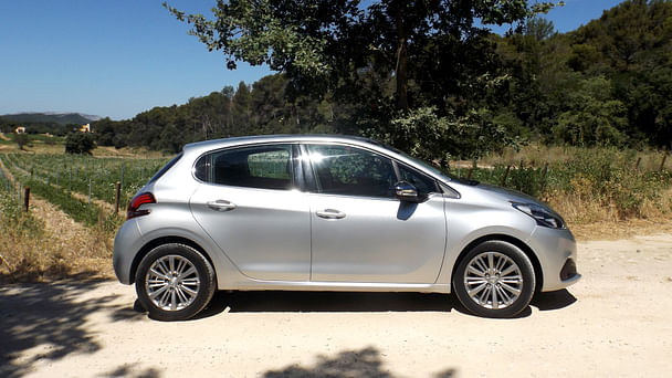 Peugeot 208 Allure avec Régulateur de vitesse