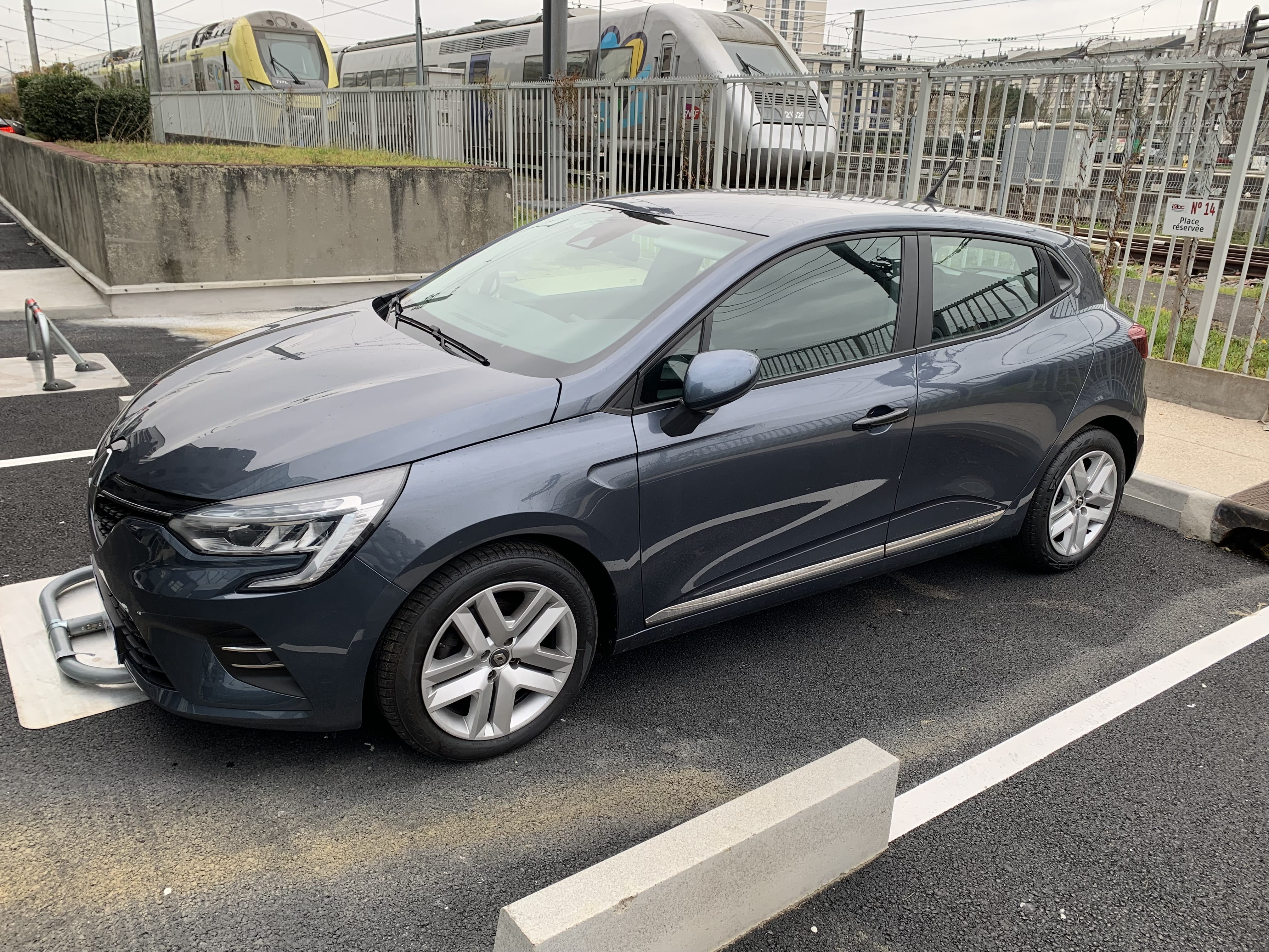 Renault Clio, 2020, Essence 98
