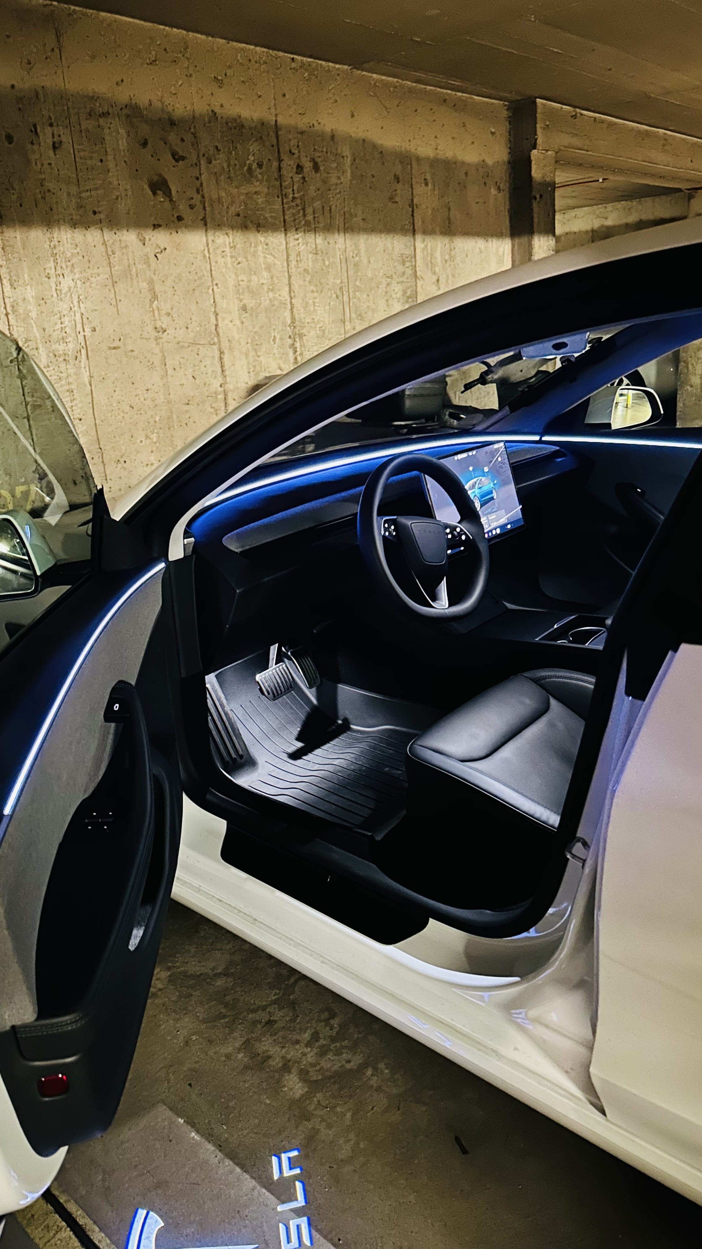 Tesla Model 3 Standard Range Plus mit Audio-/iPod-Zugang