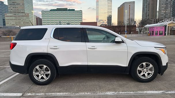 GMC Acadia with Cruise control