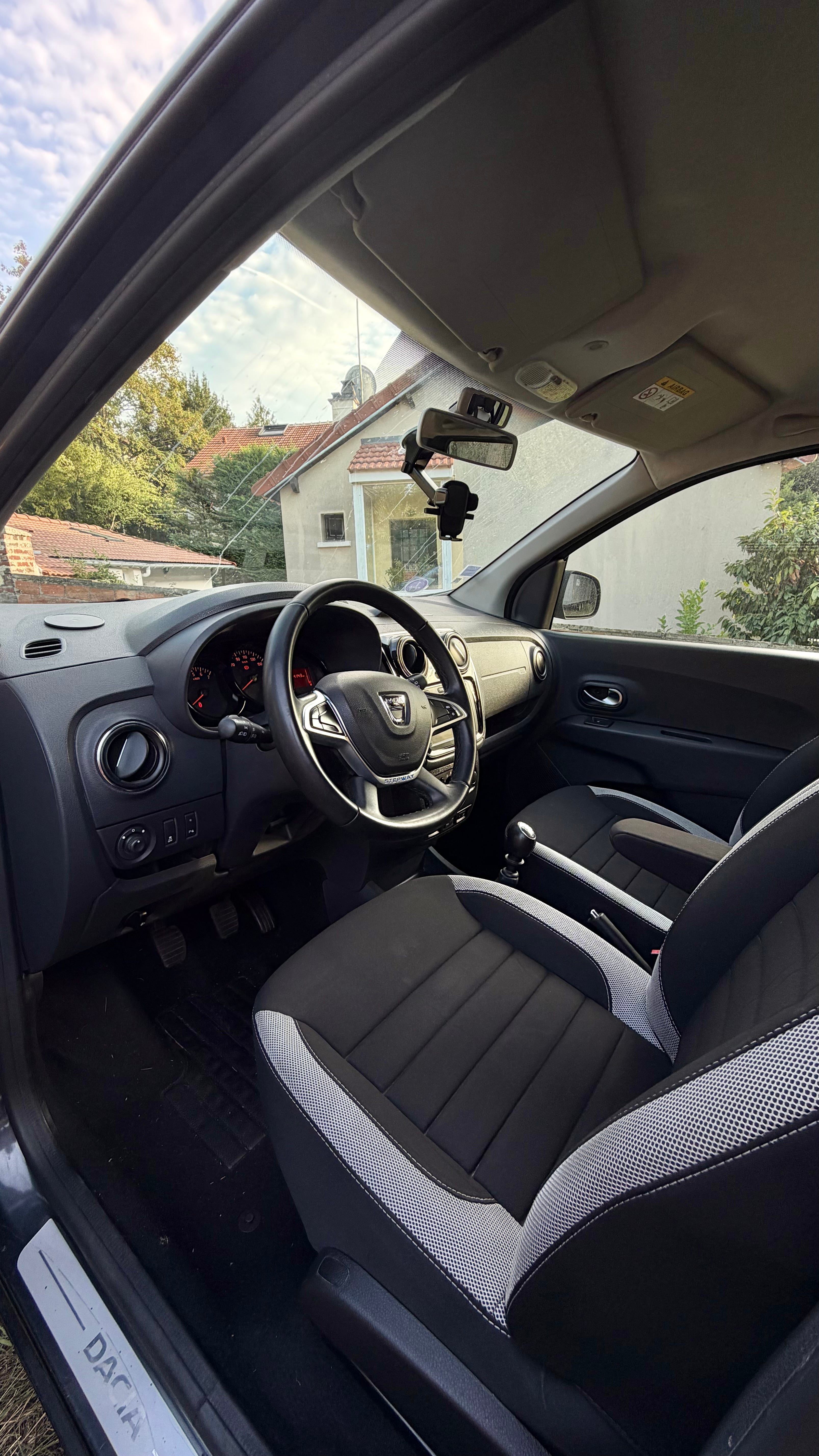Dacia Lodgy 1.3 TCe 130ch avec Apple CarPlay