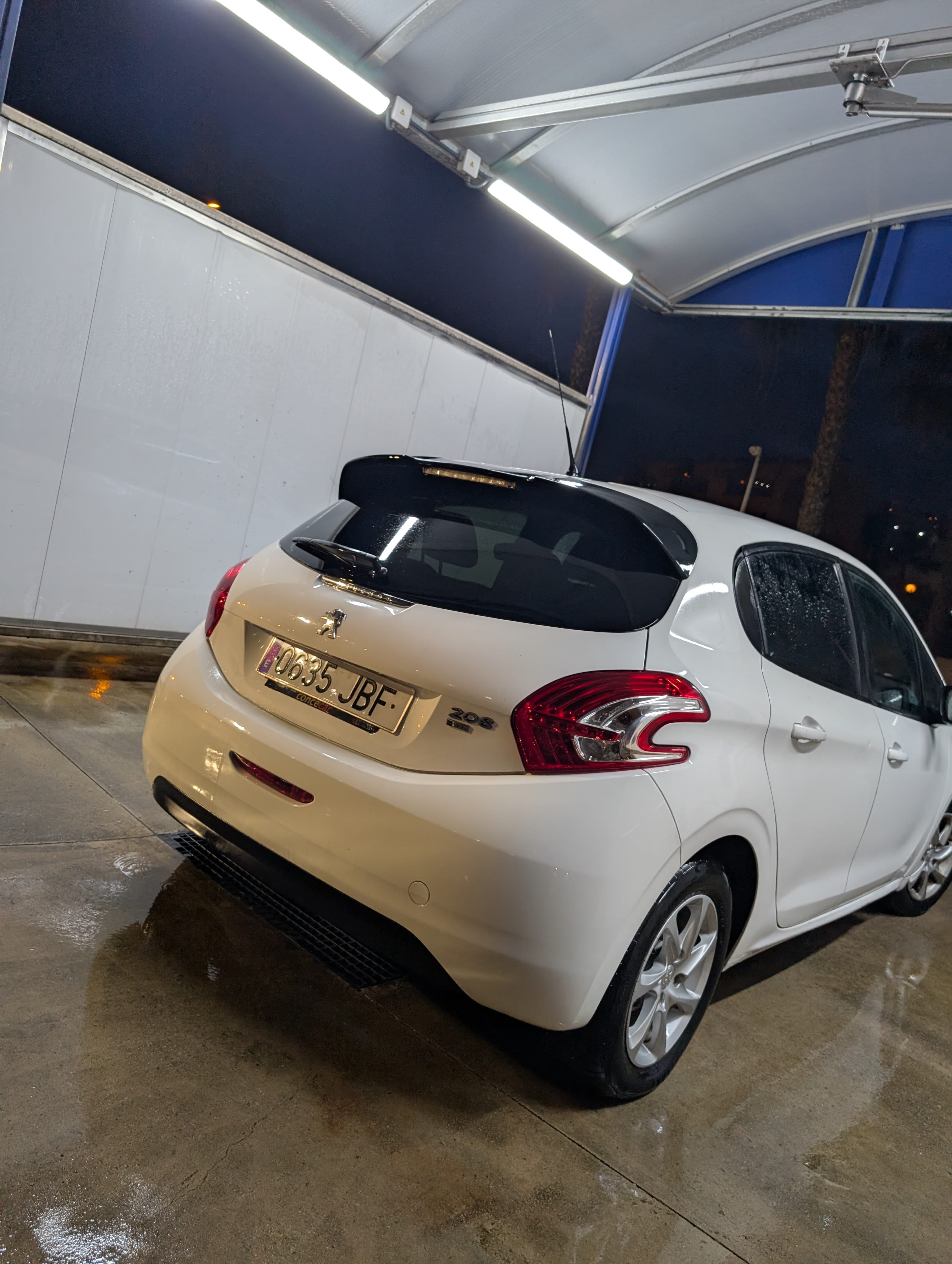 Peugeot 208 con GPS