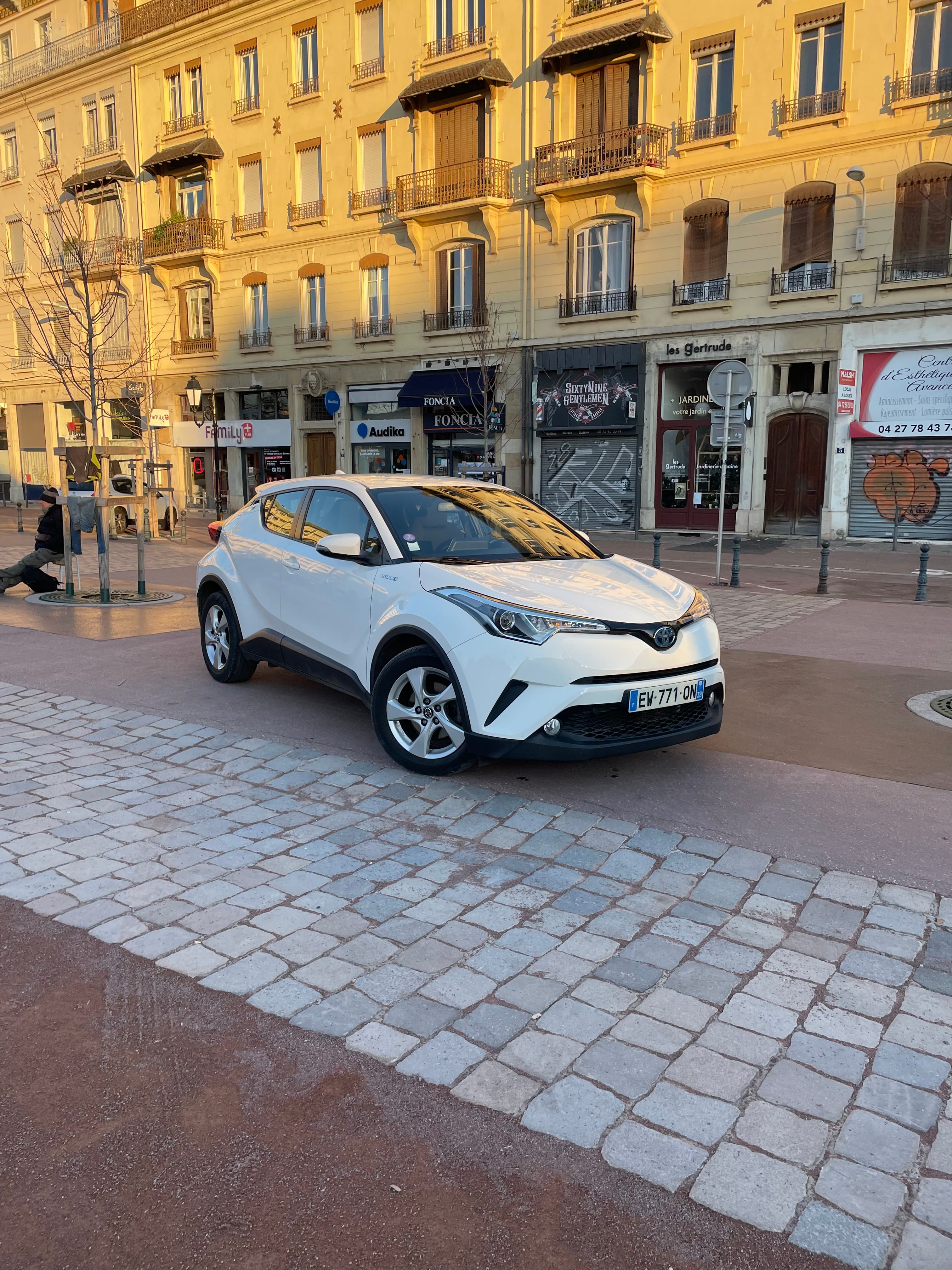 Toyota C-HR Hybrid avec Audio Bluetooth