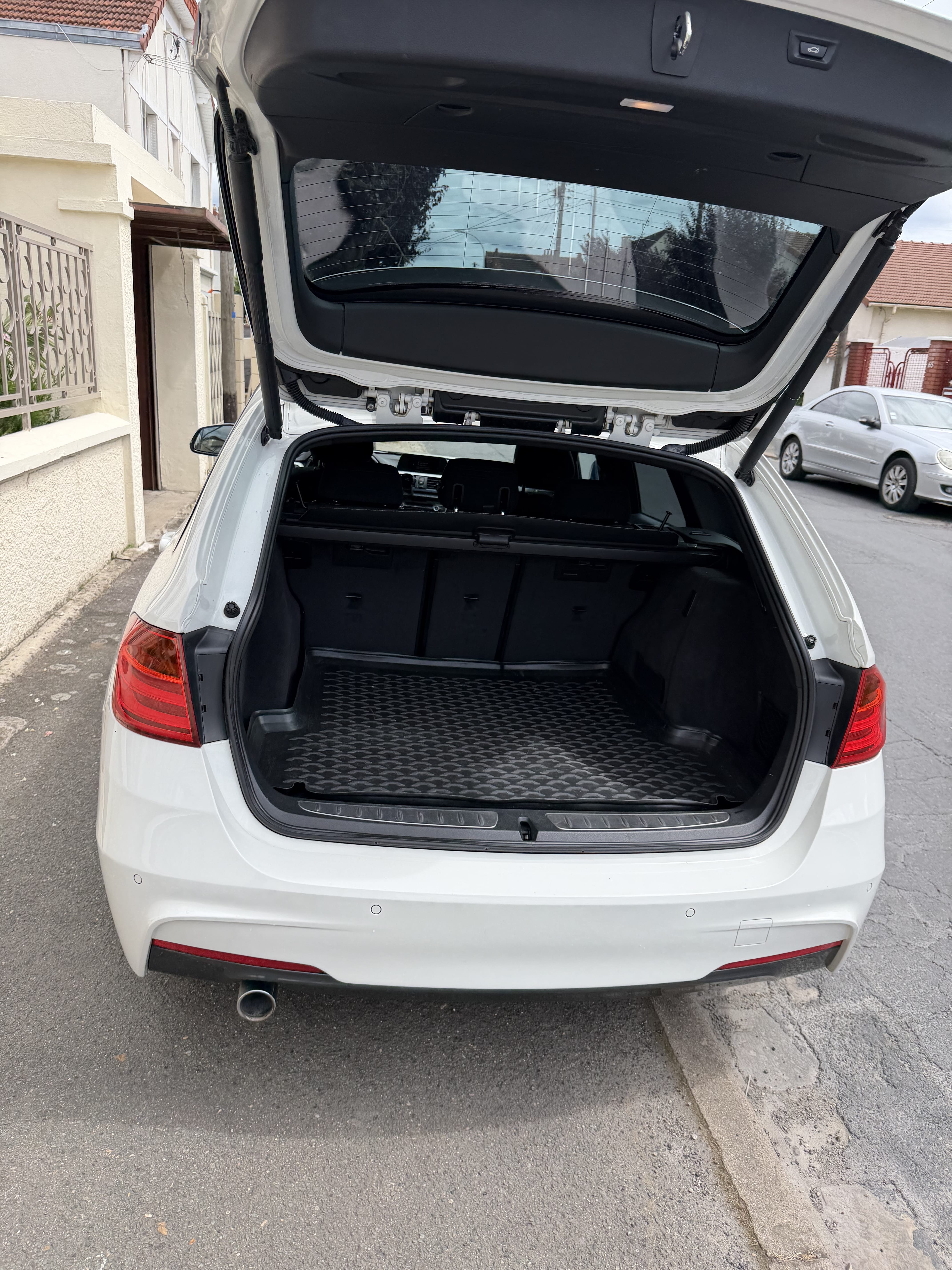 BMW Série 3 Touring 328d M sport avec Autoradio