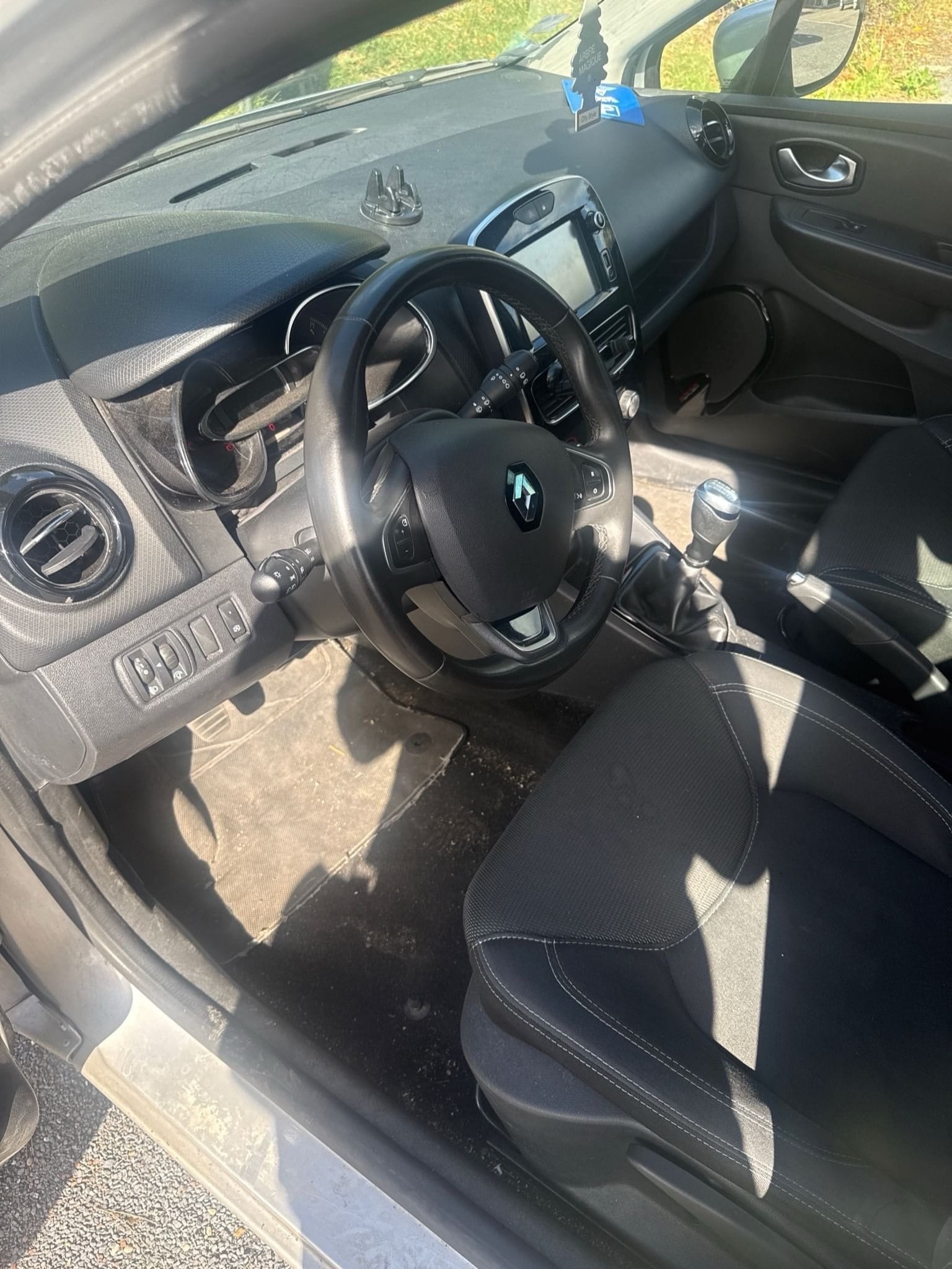 Renault Clio FA027KT avec GPS