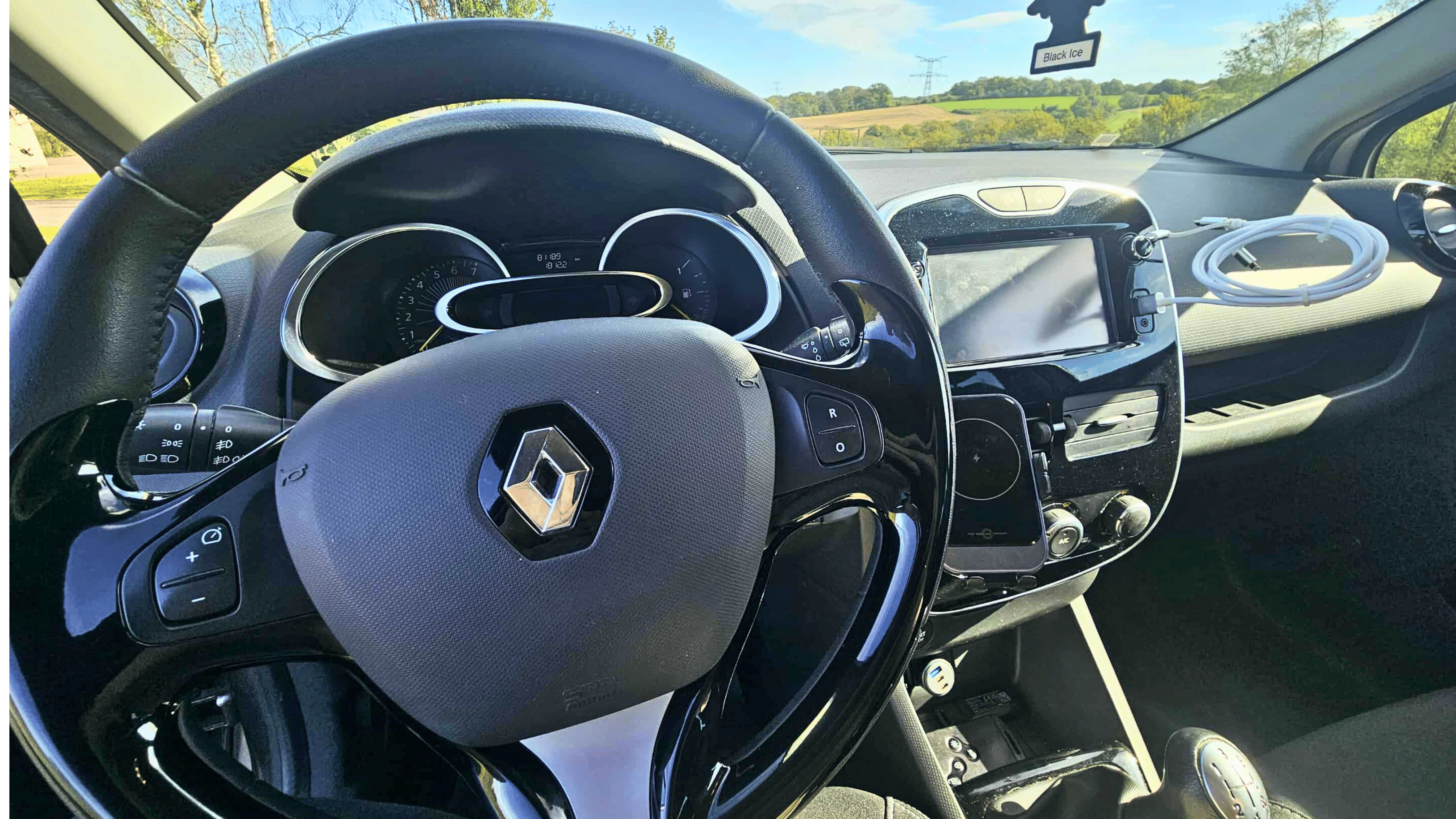Renault Clio Estate Confortable, spacieuse et climatisée avec Entrée audio / iPod