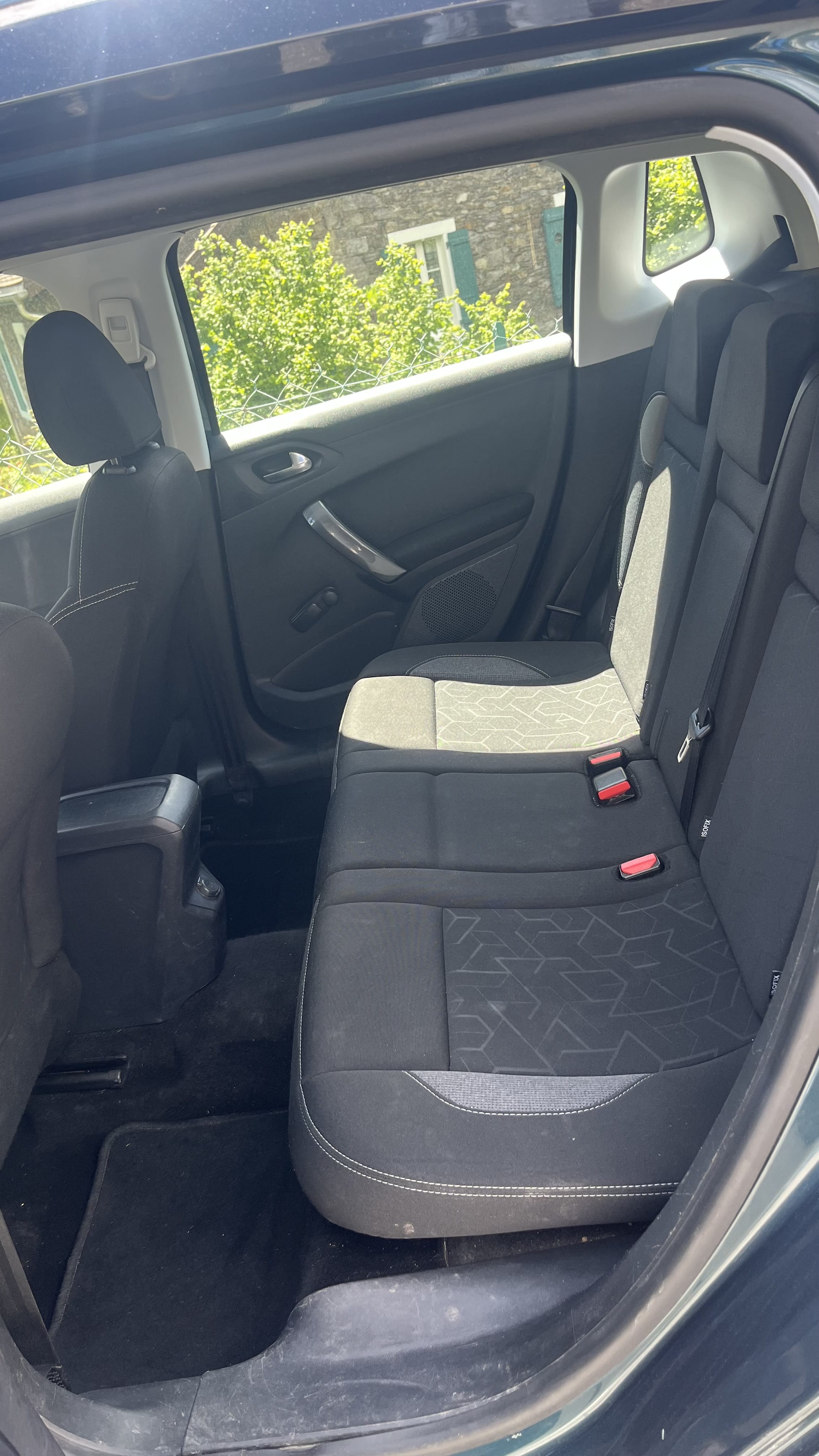Peugeot 2008 avec Siège bébé