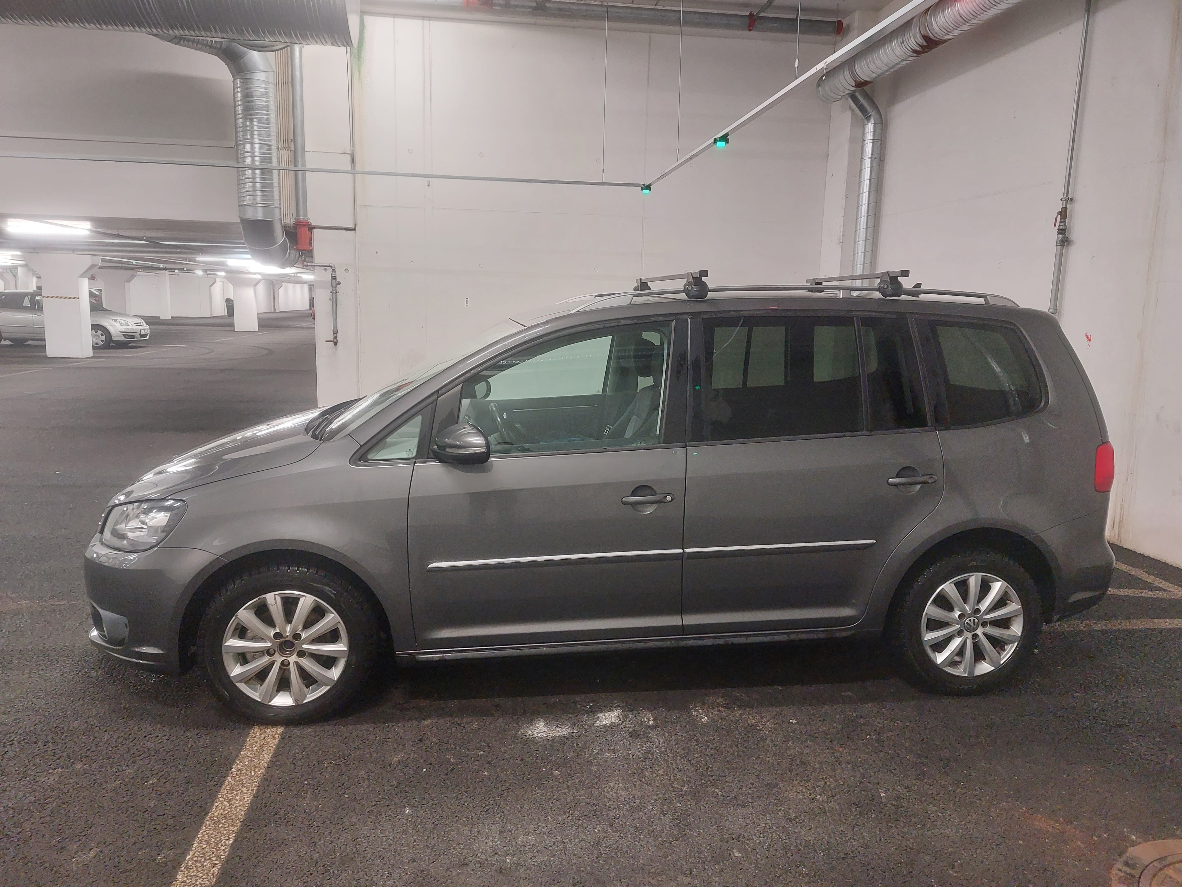 Volkswagen Touran Varebil with Air conditioning