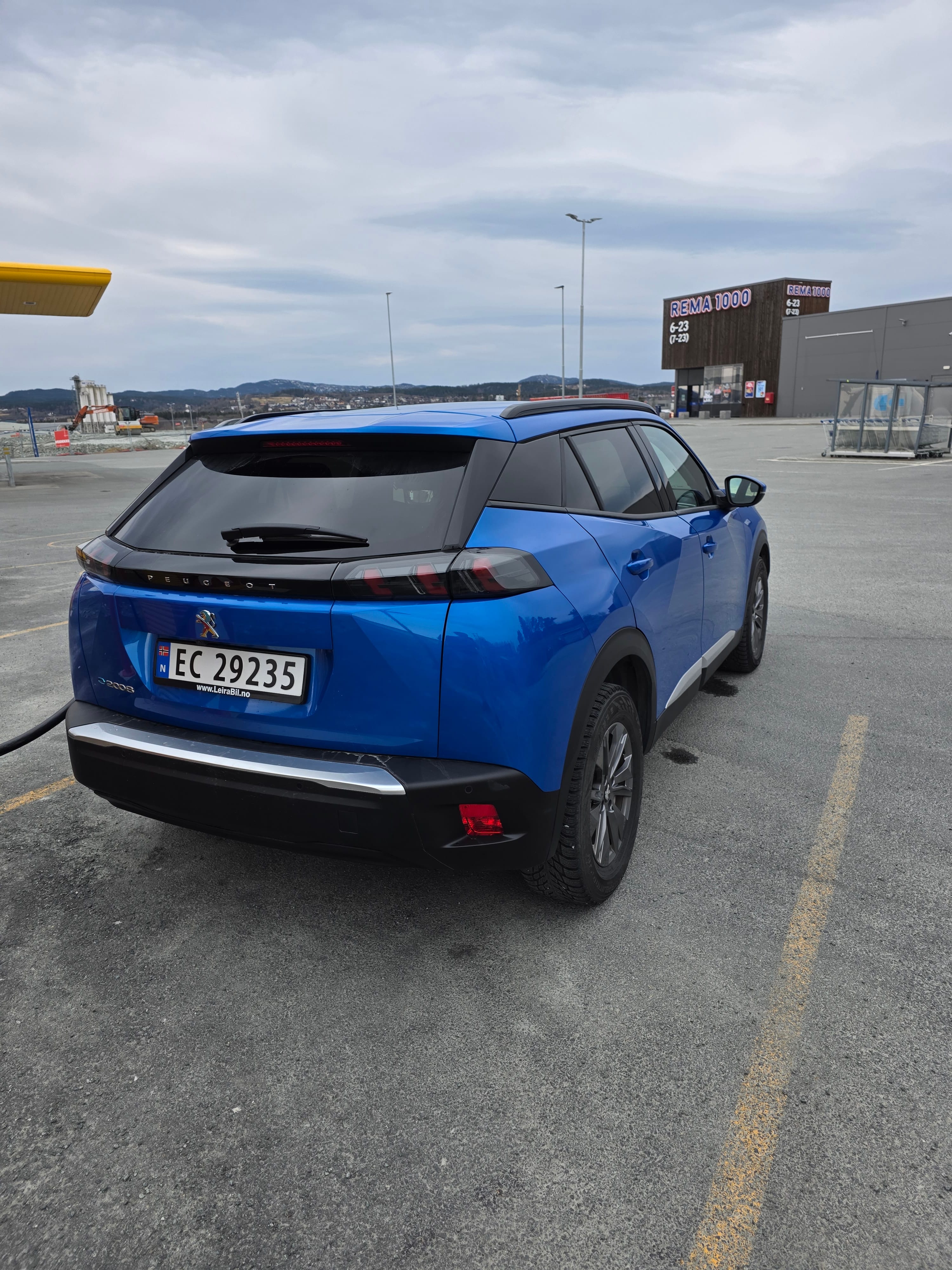 Peugeot e-2008 med Ryggekamera