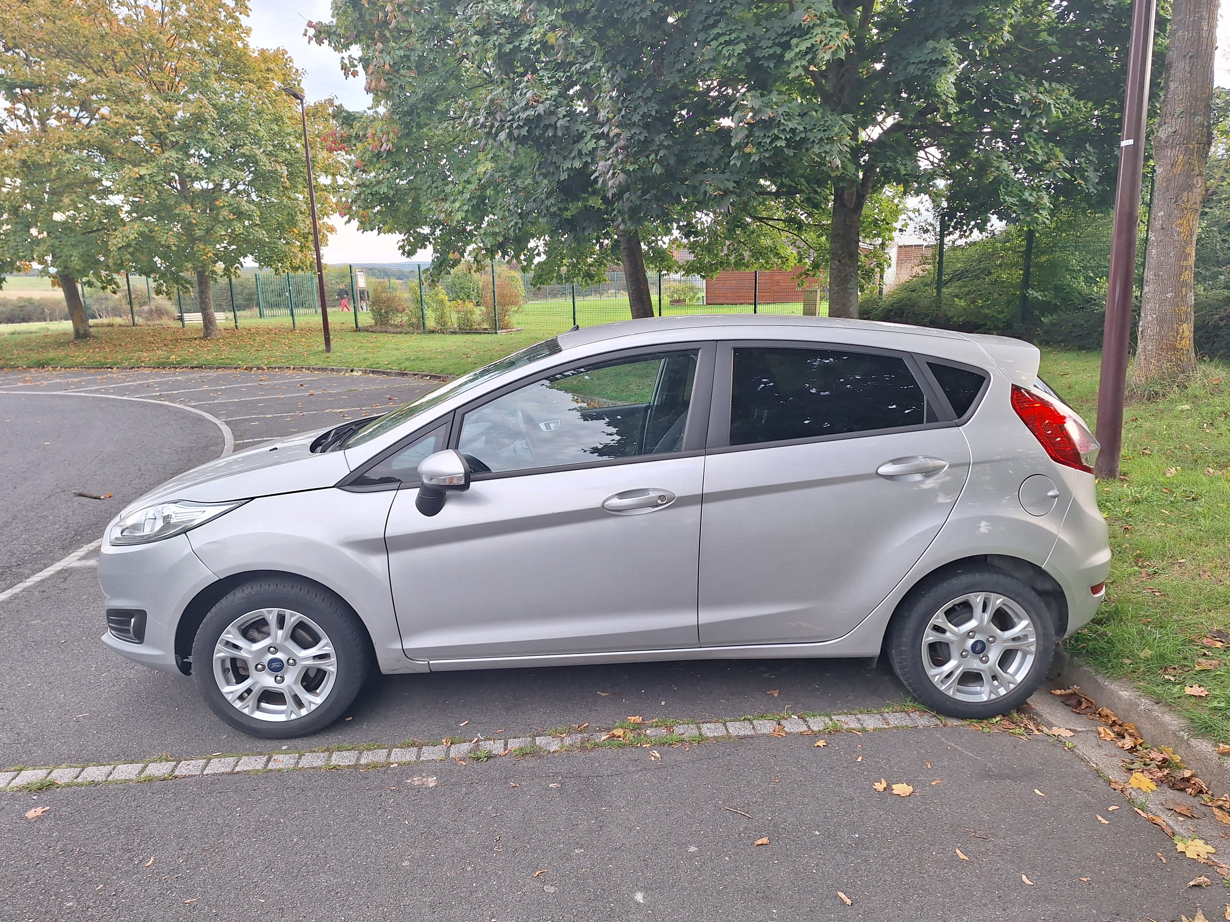 Ford Fiesta avec Climatisation