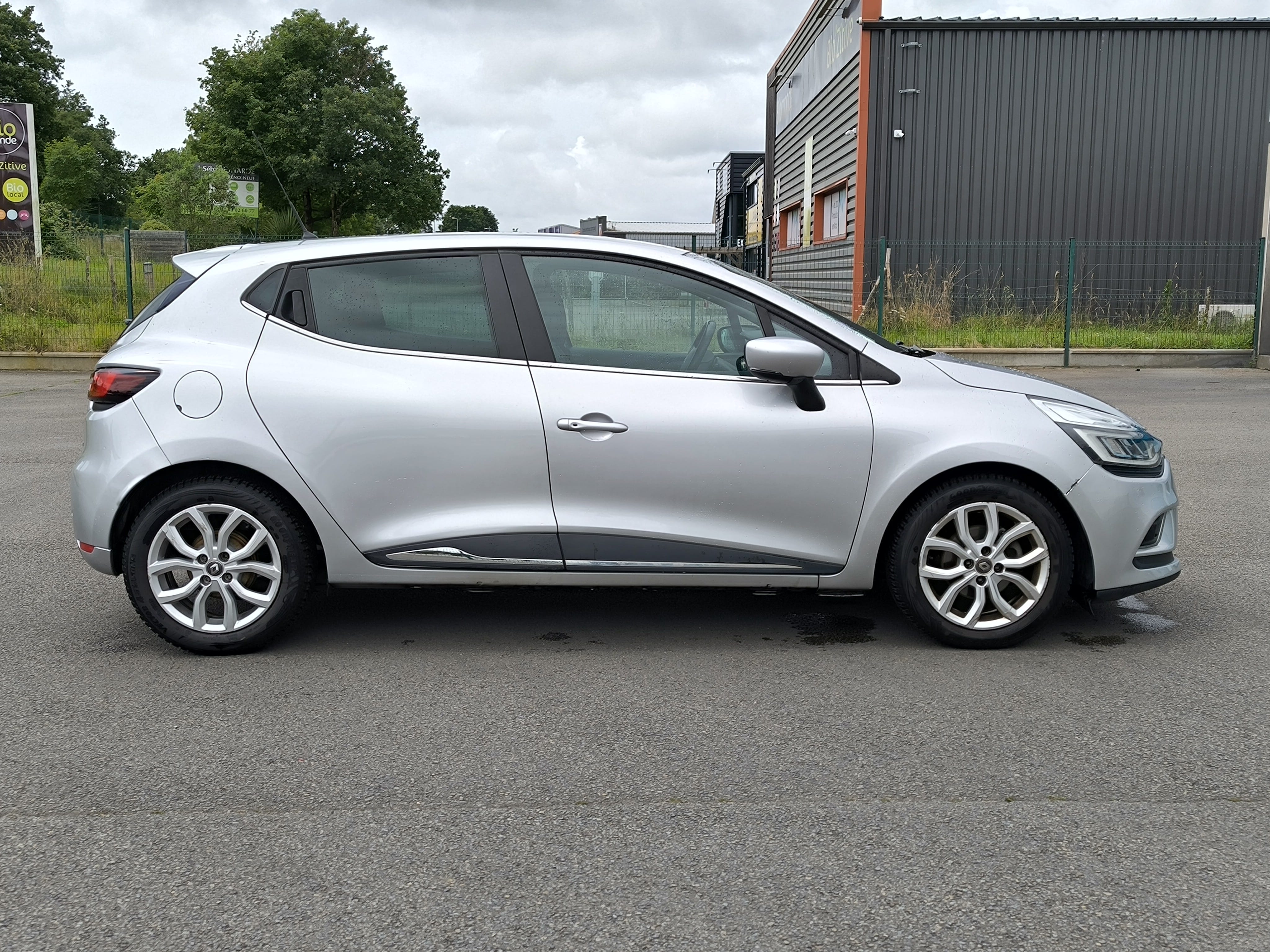 Renault Clio con Silla infantil