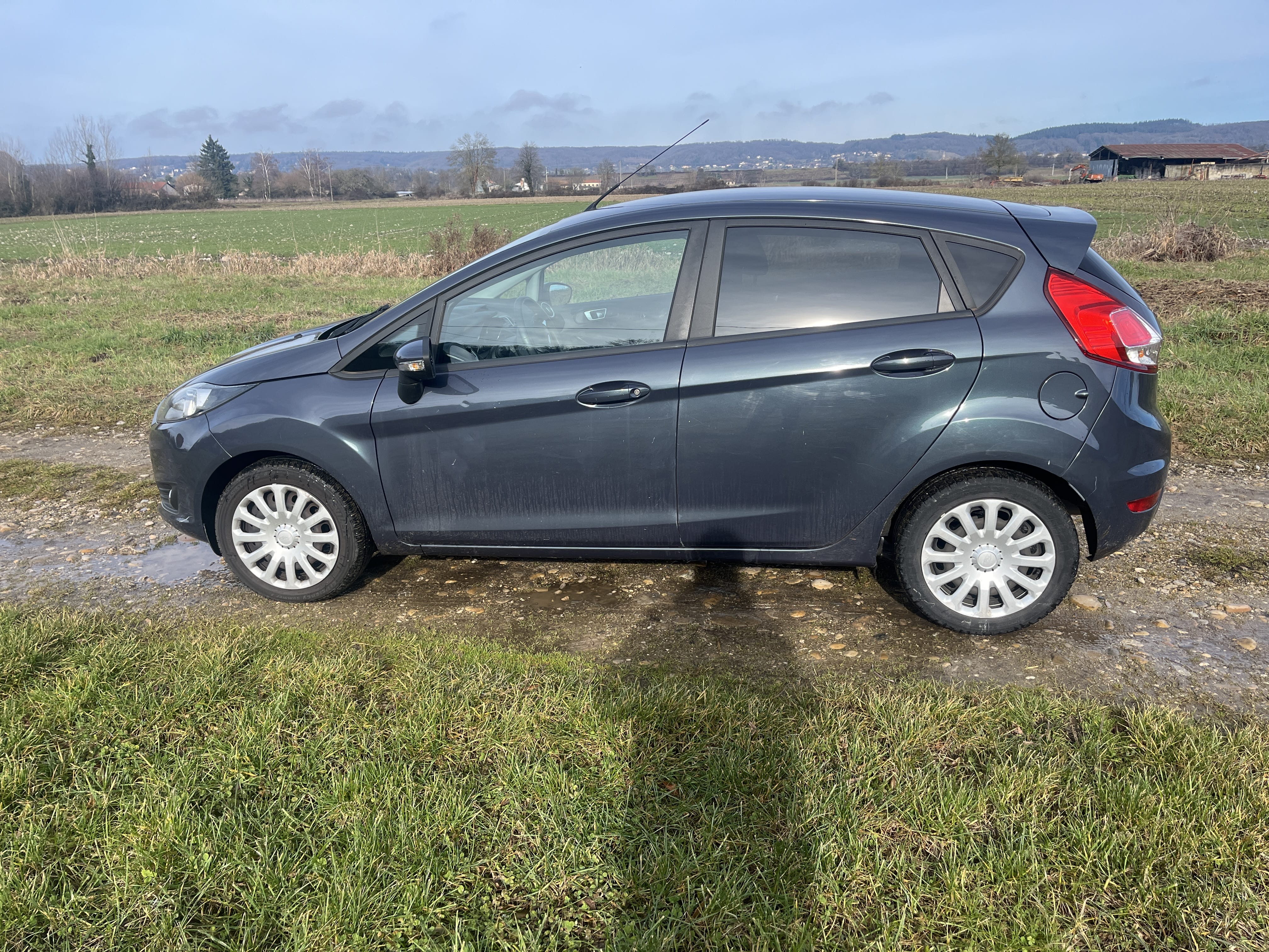 Ford Fiesta avec Climatisation