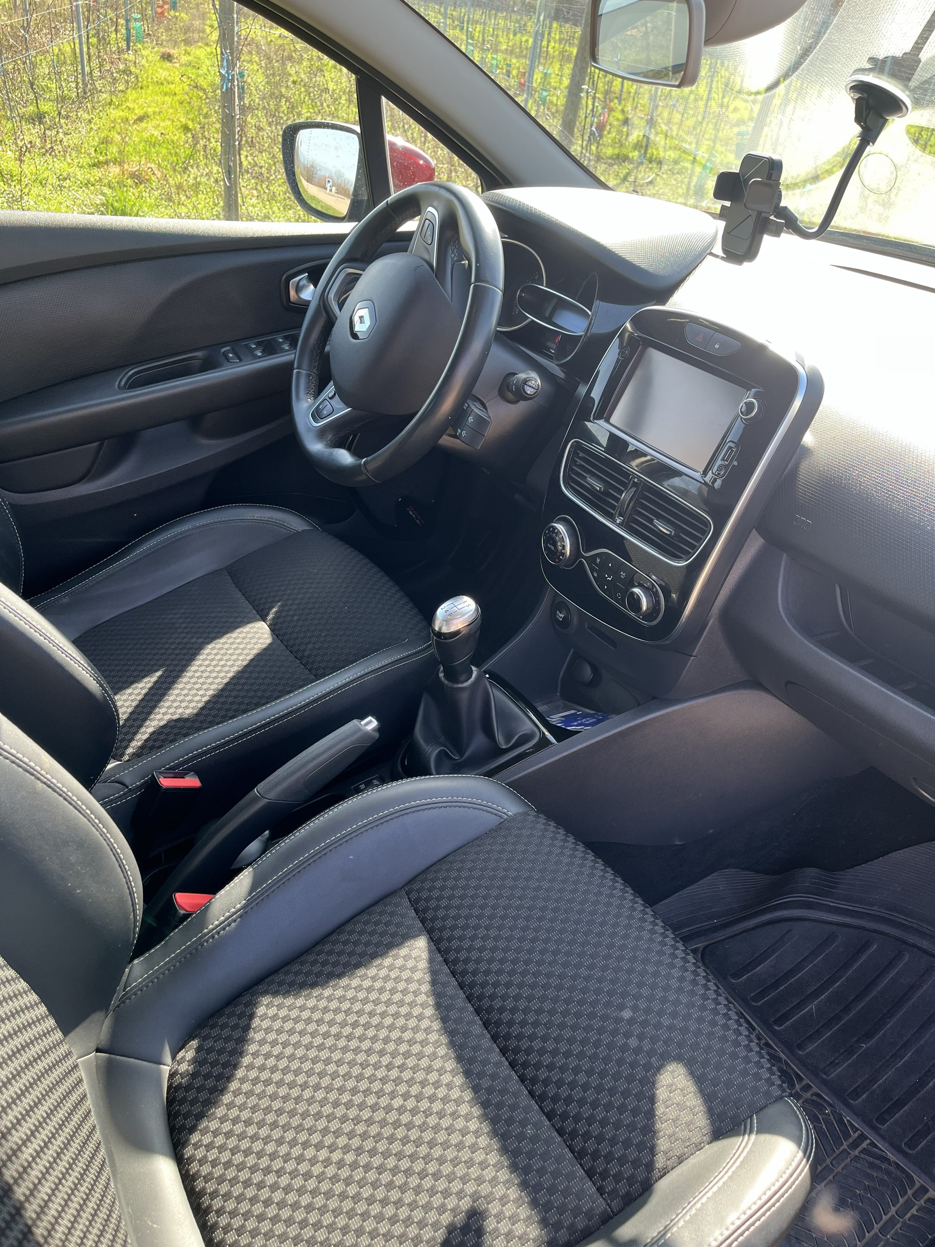 Renault Clio 4 essence avec Audio Bluetooth