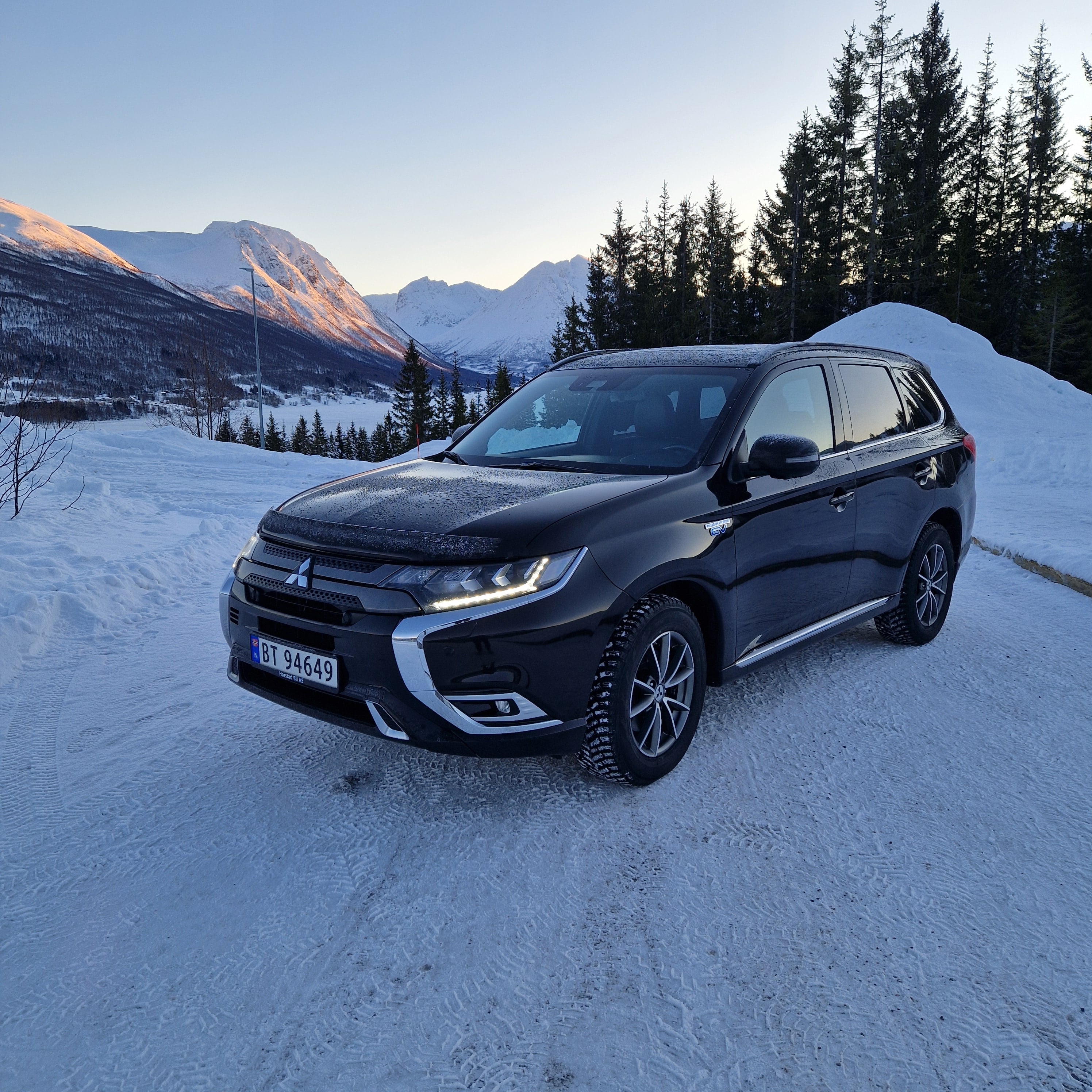 Mitsubishi Outlander PHEV SE, 2019, Blyfri 95 / Elektrisk (hybrid), automatisk