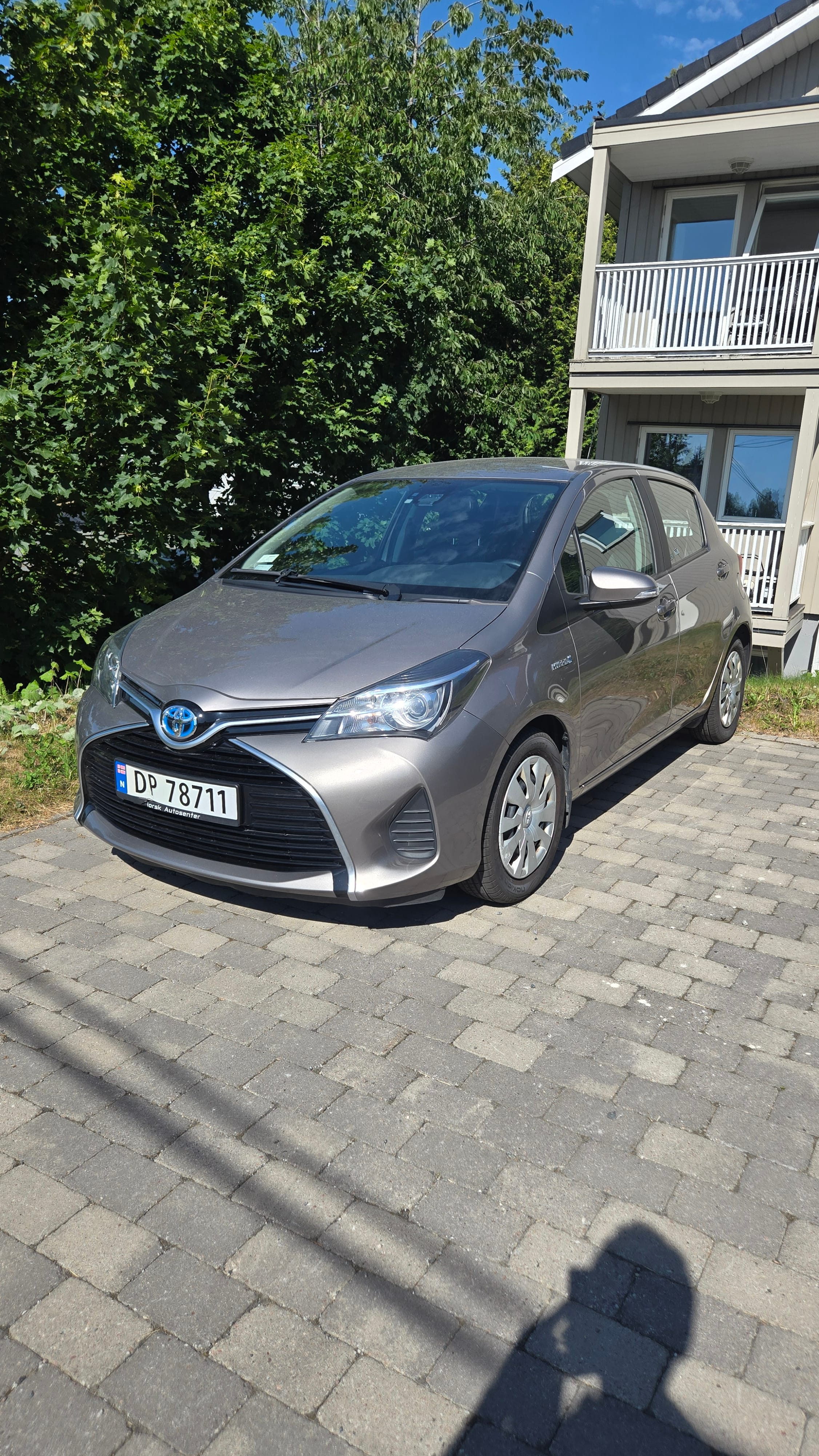 Toyota Yaris Hybrid 1,5 Bensin, Automat, inkl. BEBOERKORT SONE PARKERING, 2015, Blyfri 95, Automatik