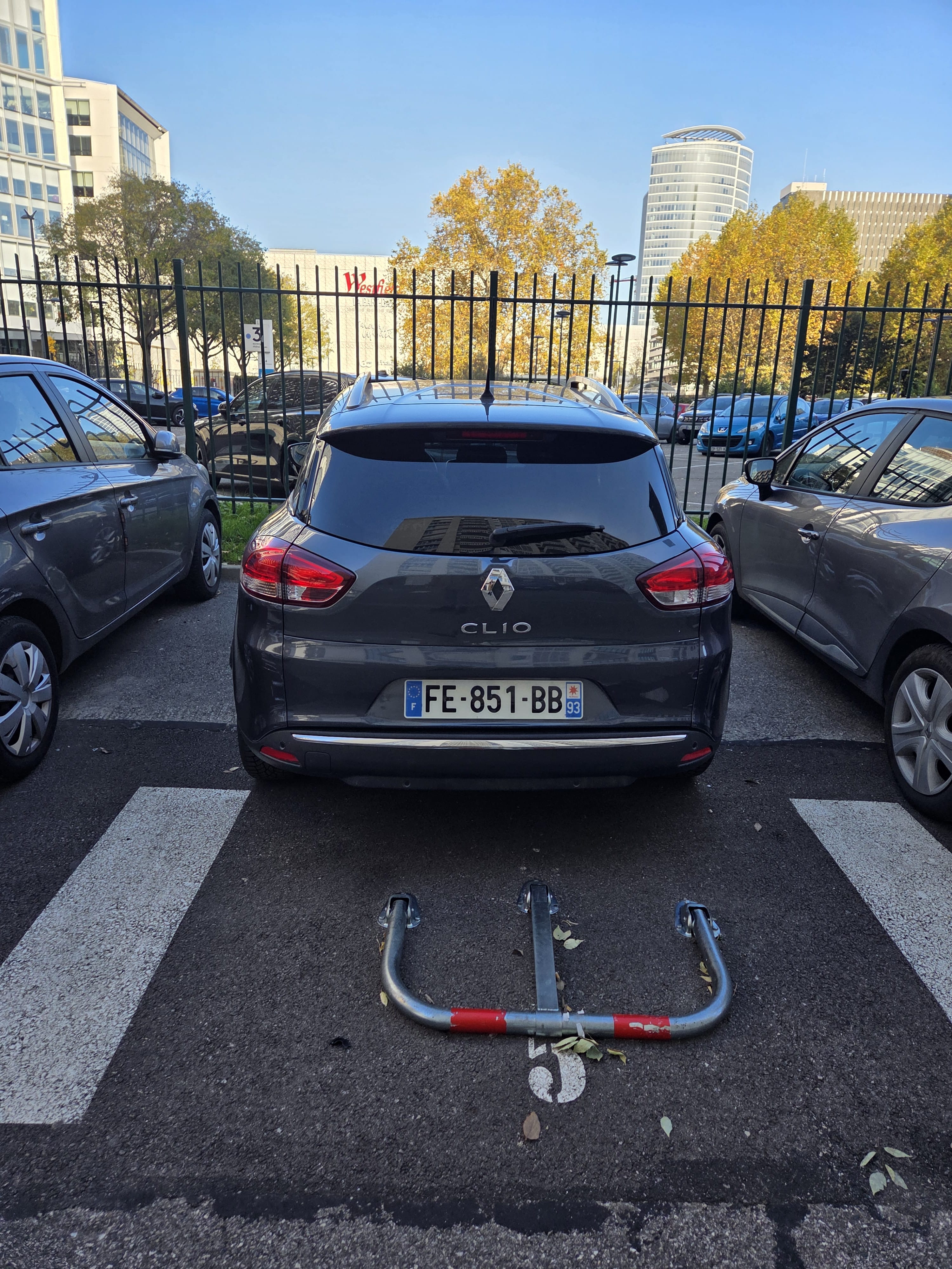 Renault Clio Estate Break 90 CV Essence, faible consommation, pneus neige with USB charging ports