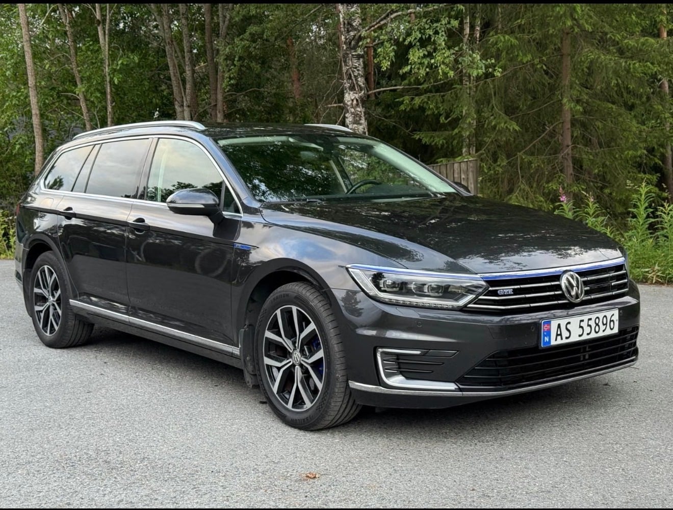 Volkswagen Passat GTE Hybrid with Air conditioning