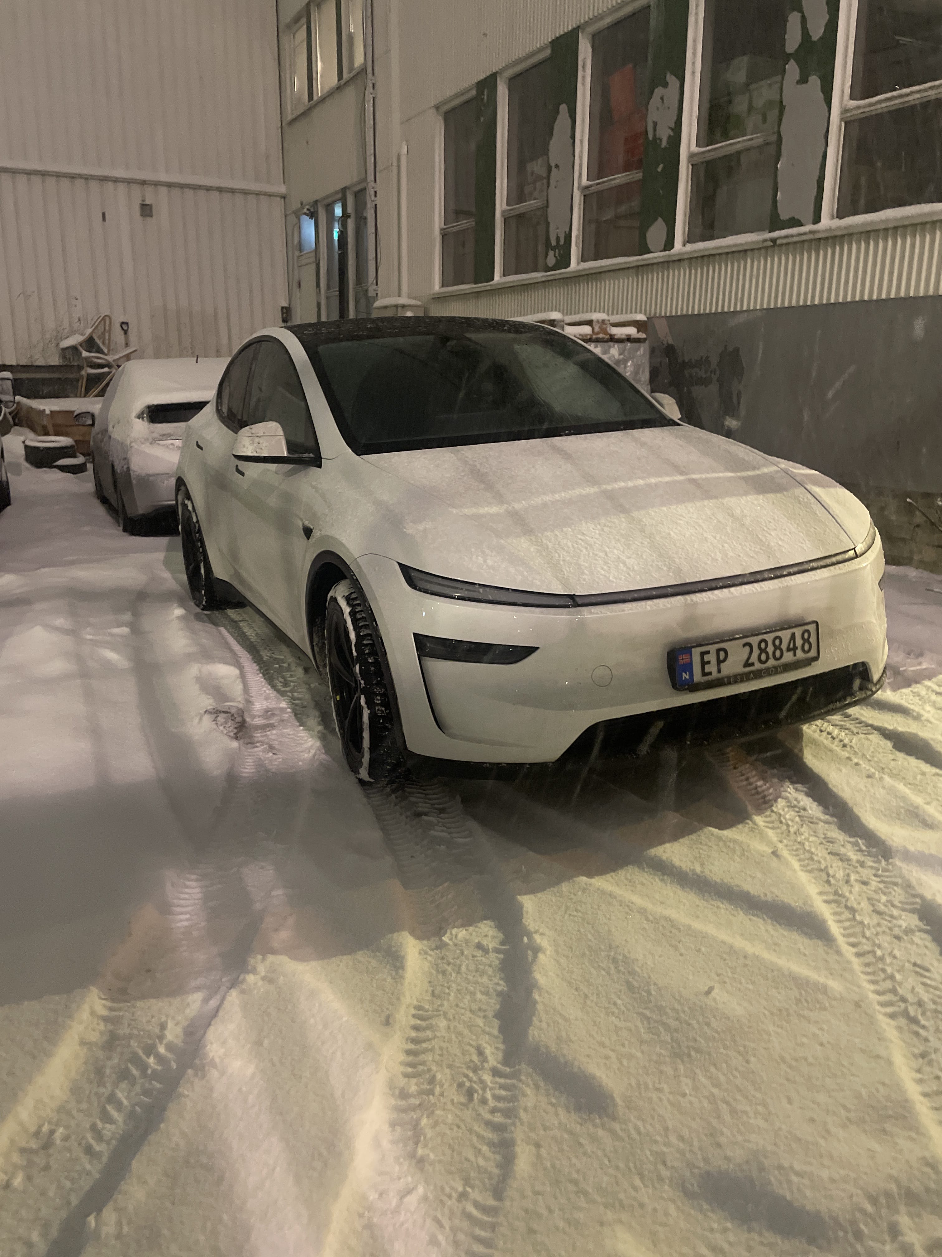 Tesla Model Y Long Range with Four-wheel drive