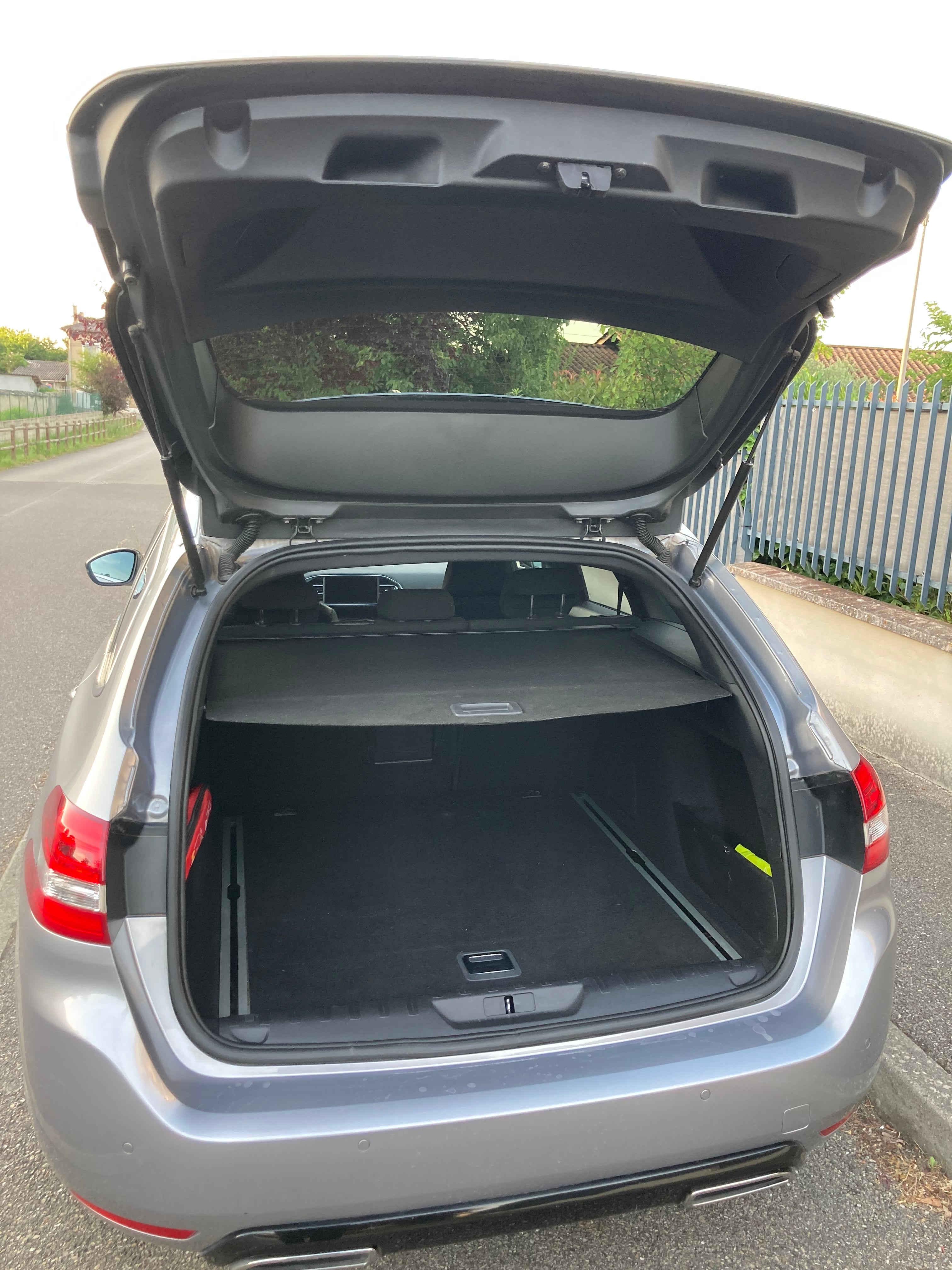 Peugeot 308 SW avec Entrée audio / iPod