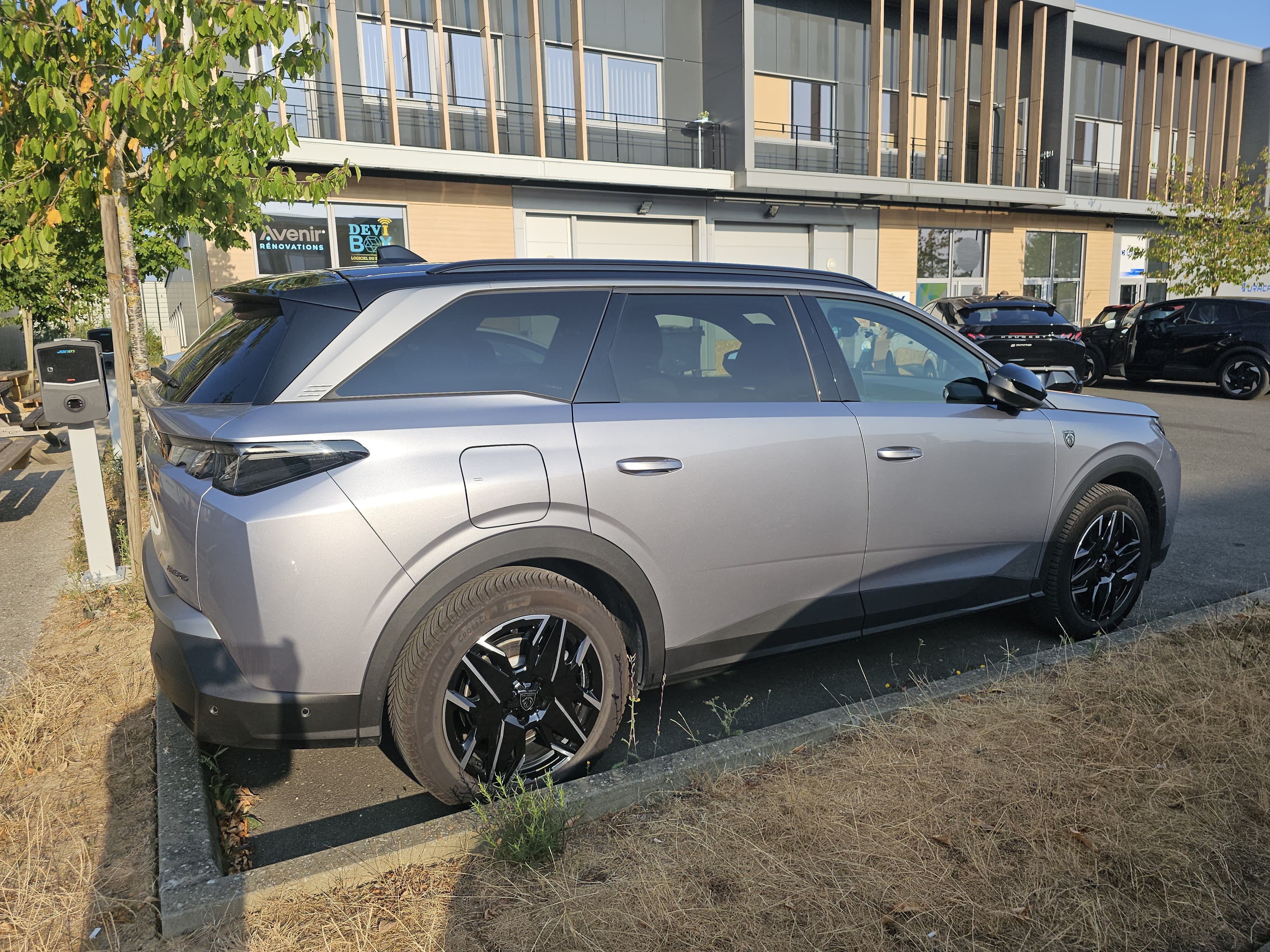 Peugeot 5008 avec GPS