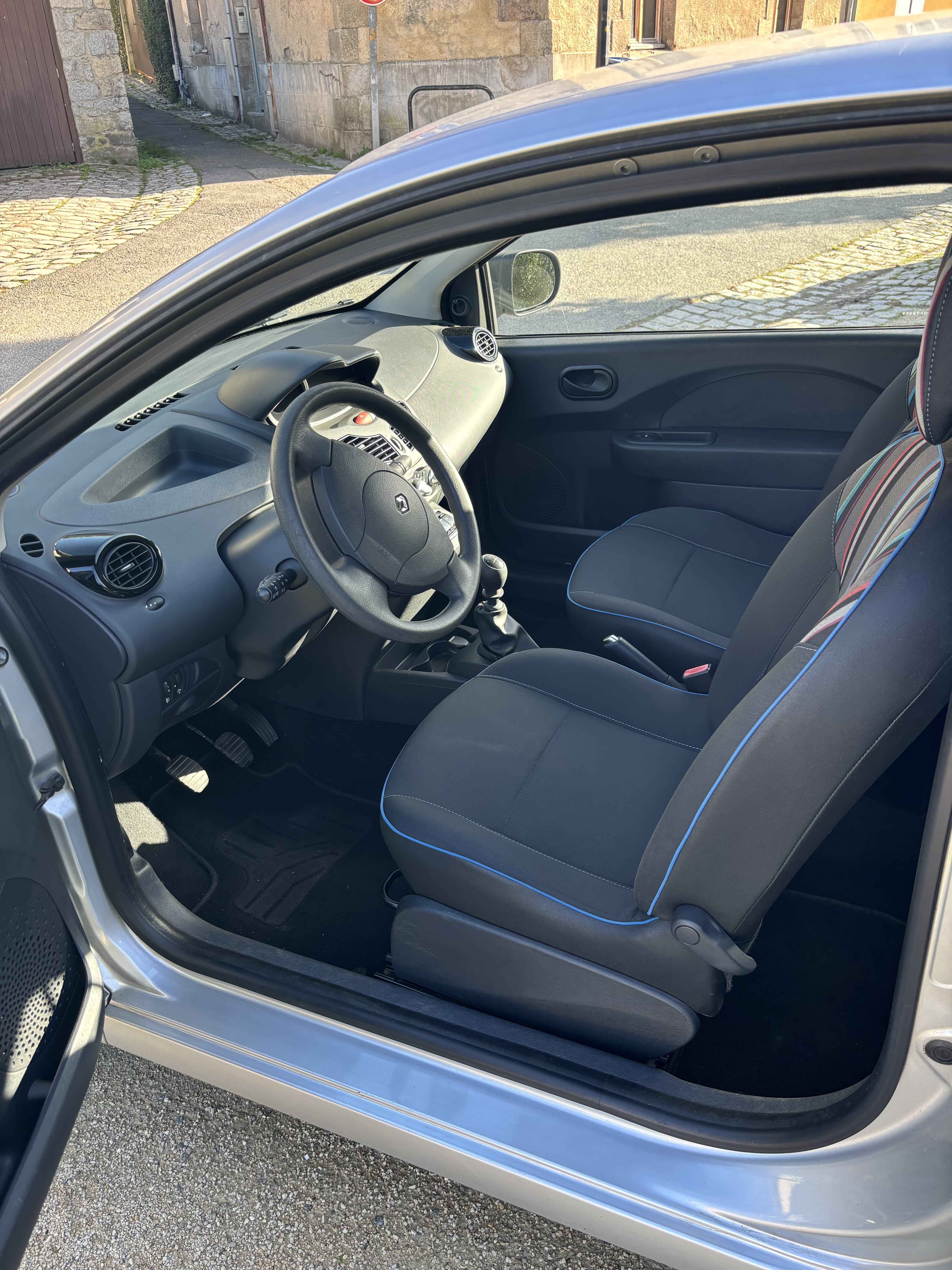 Renault Twingo 1.2L 75CV
