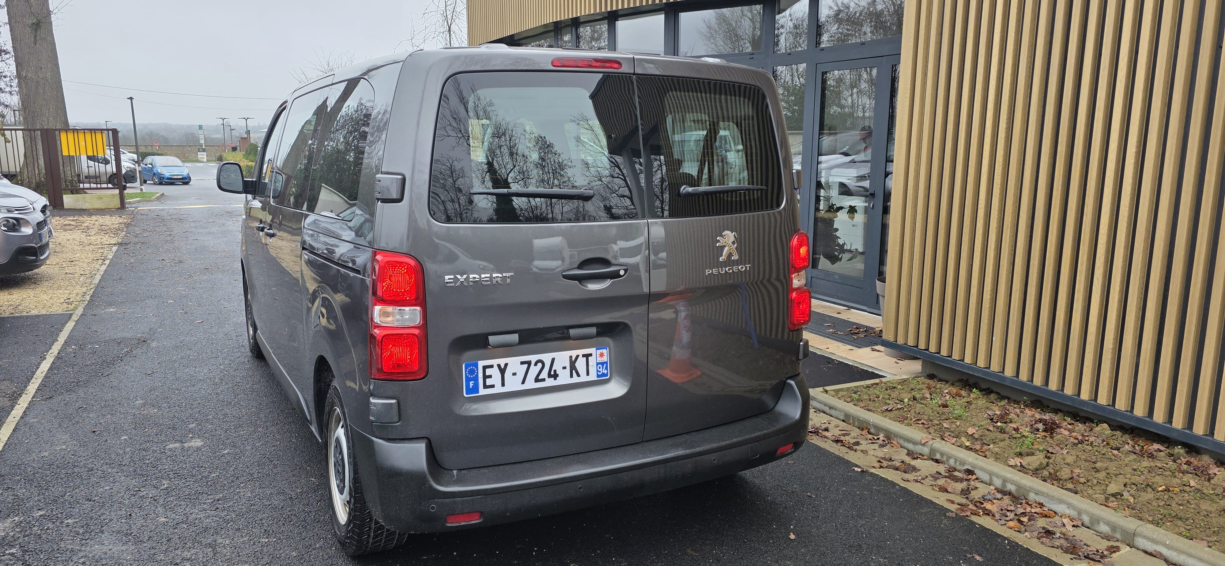 Peugeot Traveller avec Entrée audio / iPod