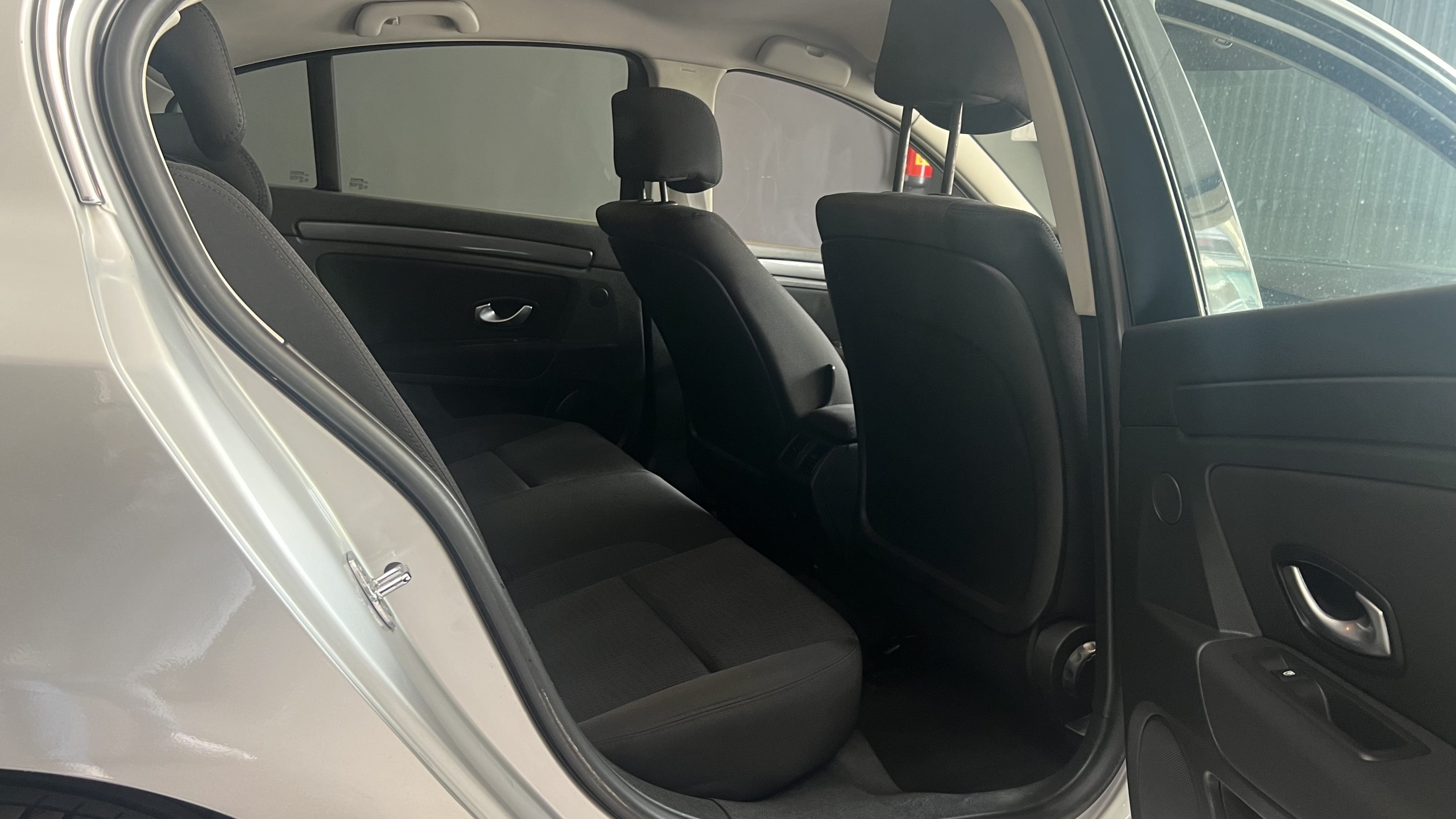 Renault Laguna con Silla infantil