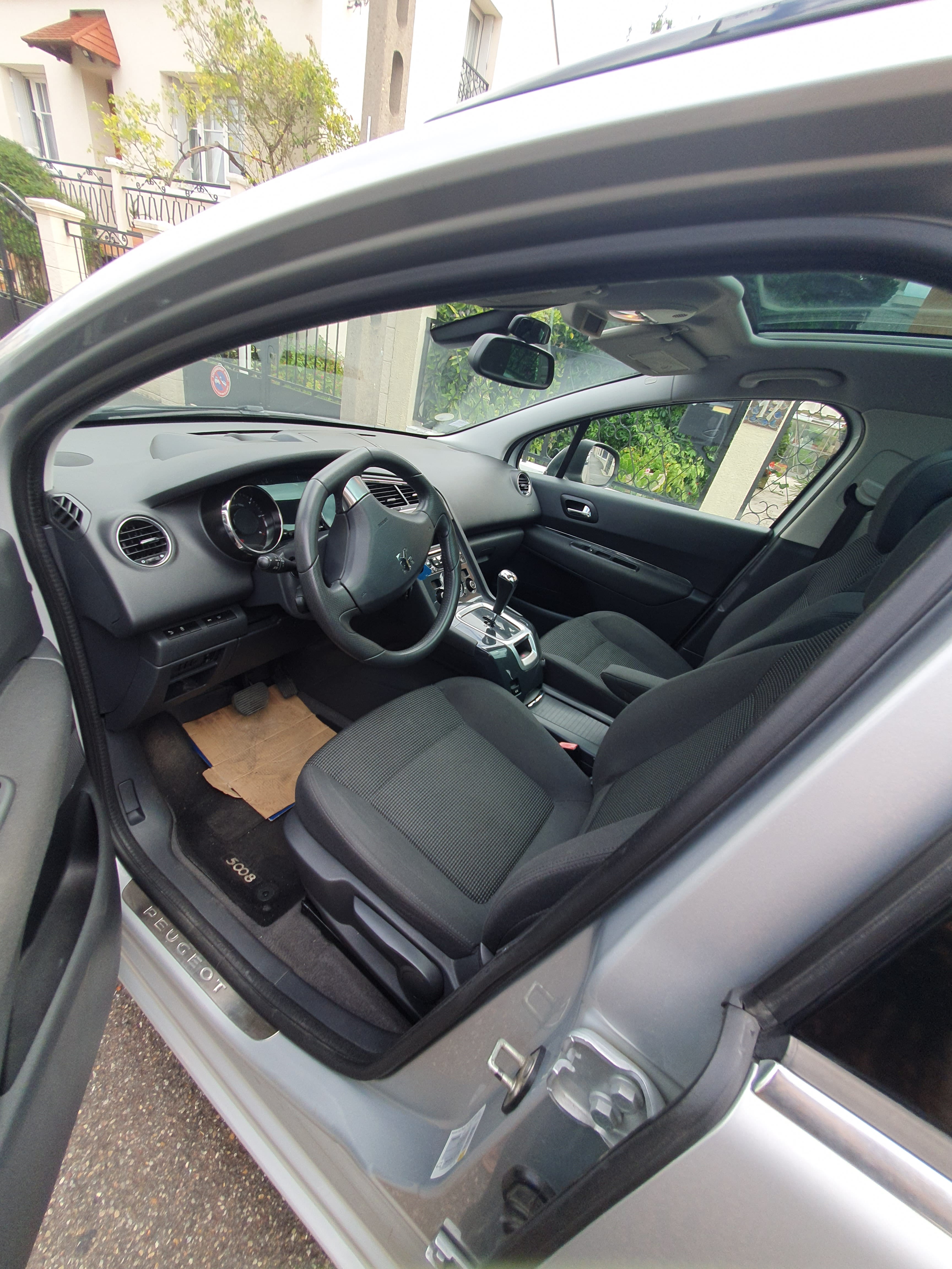 Peugeot 5008 avec Climatisation