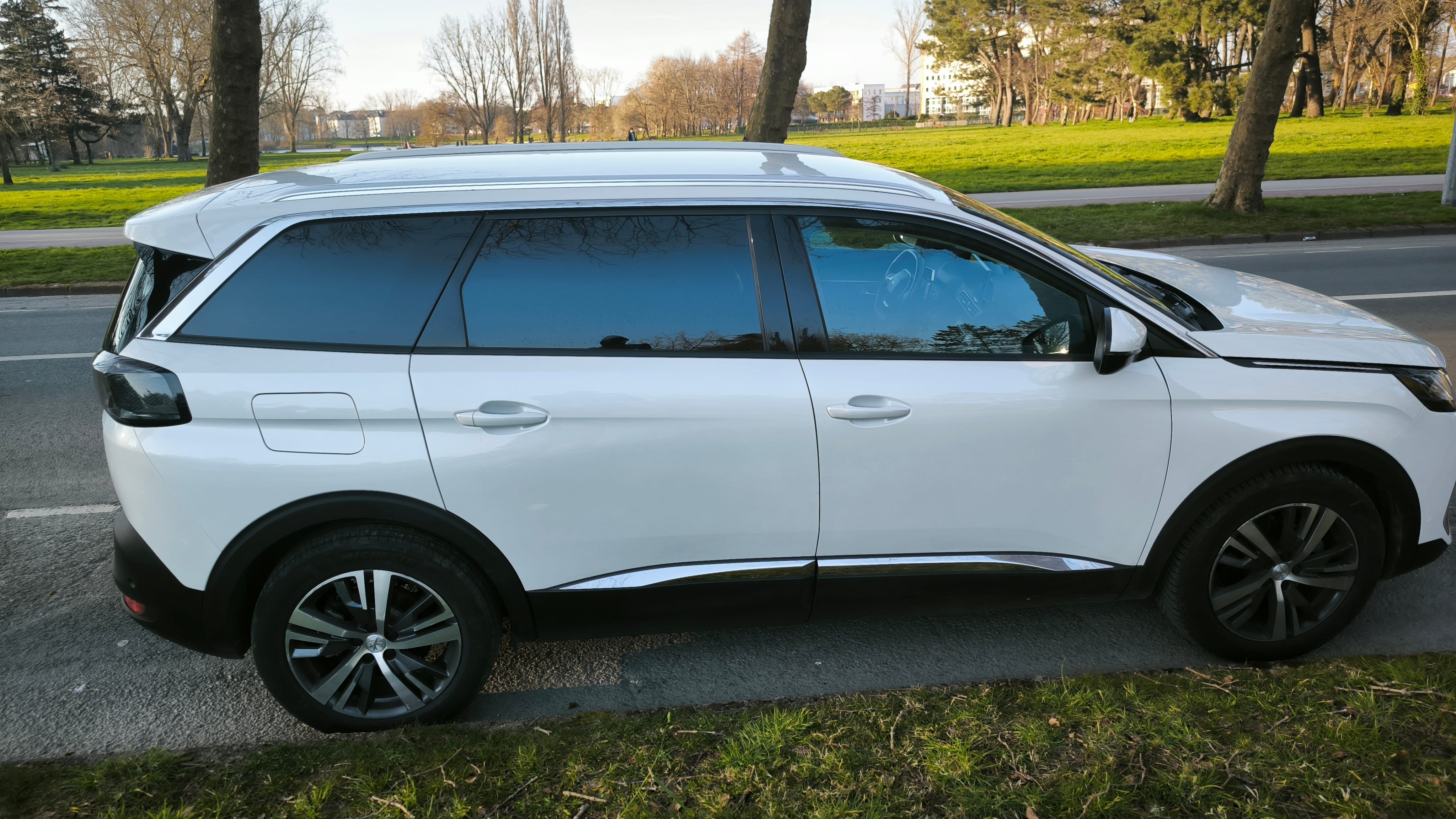Peugeot 5008, 2021, Diesel, automatique, 7 places