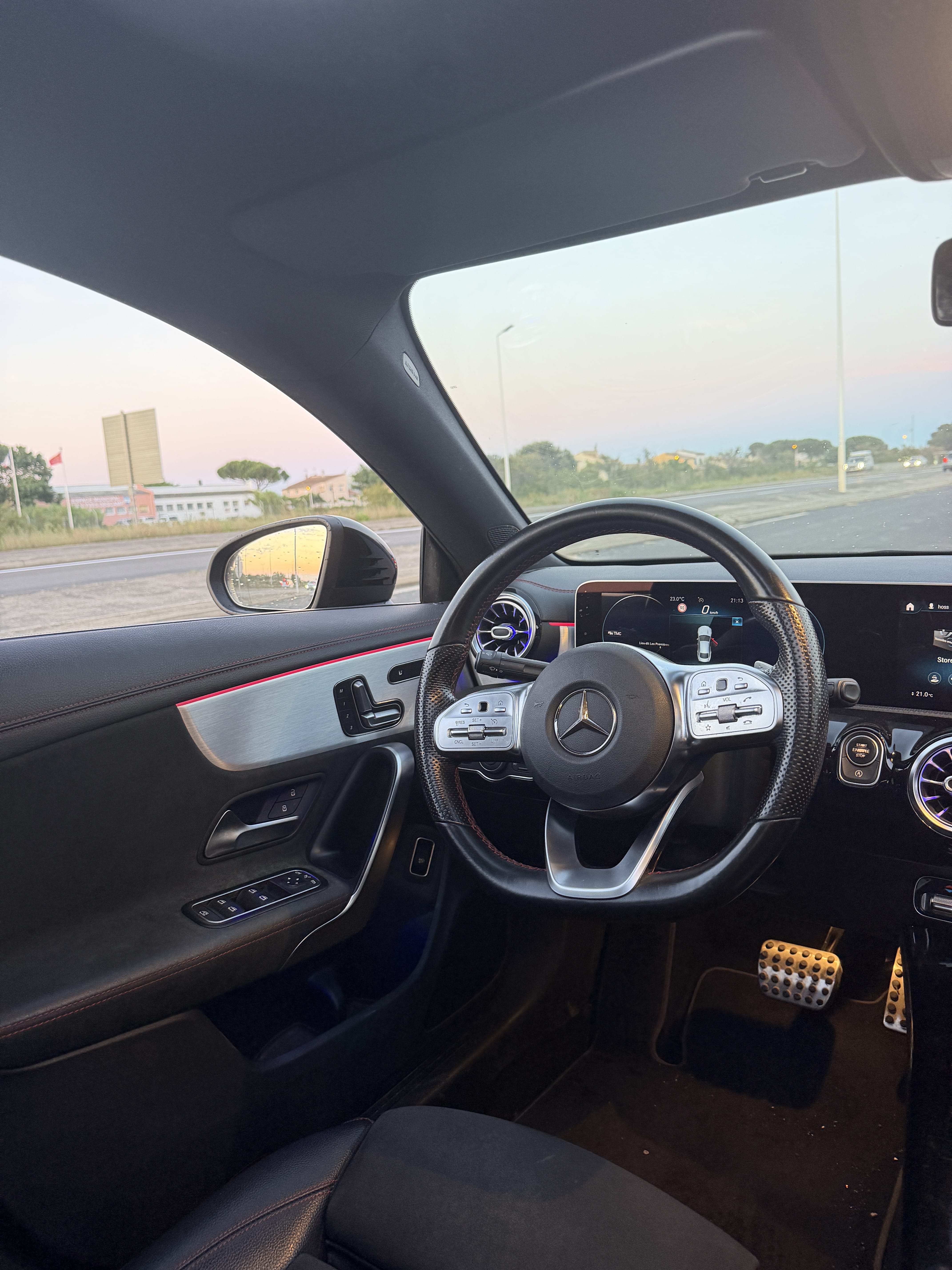 Mercedes-Benz CLA 200 avec GPS