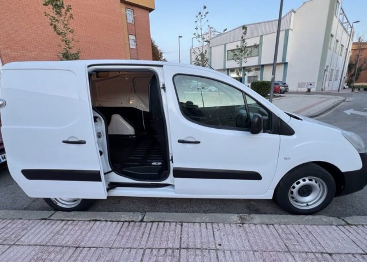 Peugeot Partner Tepee con Apple CarPlay