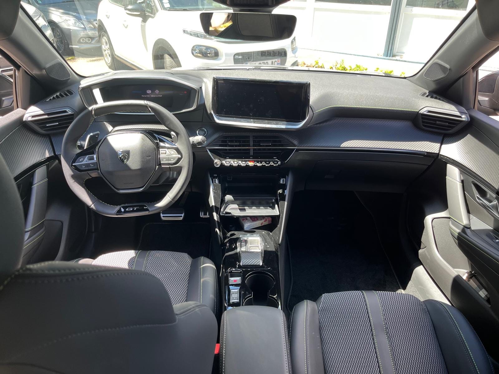 Peugeot 208 GT Line avec GPS