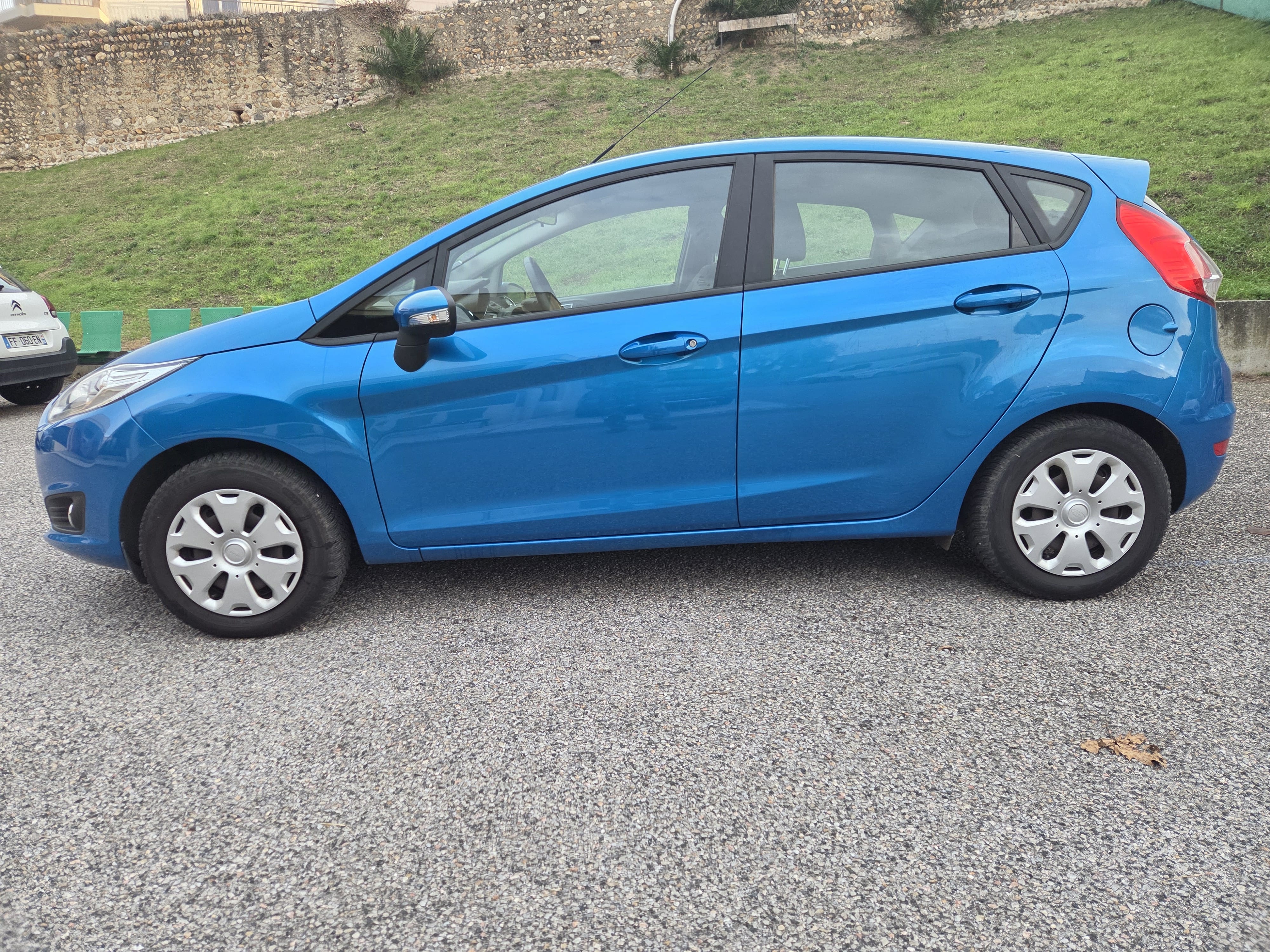 Ford Fiesta avec Climatisation