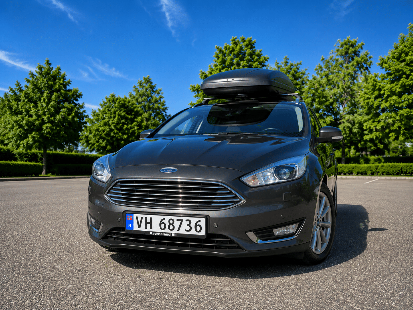 Ford Focus Estate/Kombi 125HP EcoBoost with Thule RoofBox med Bilradio