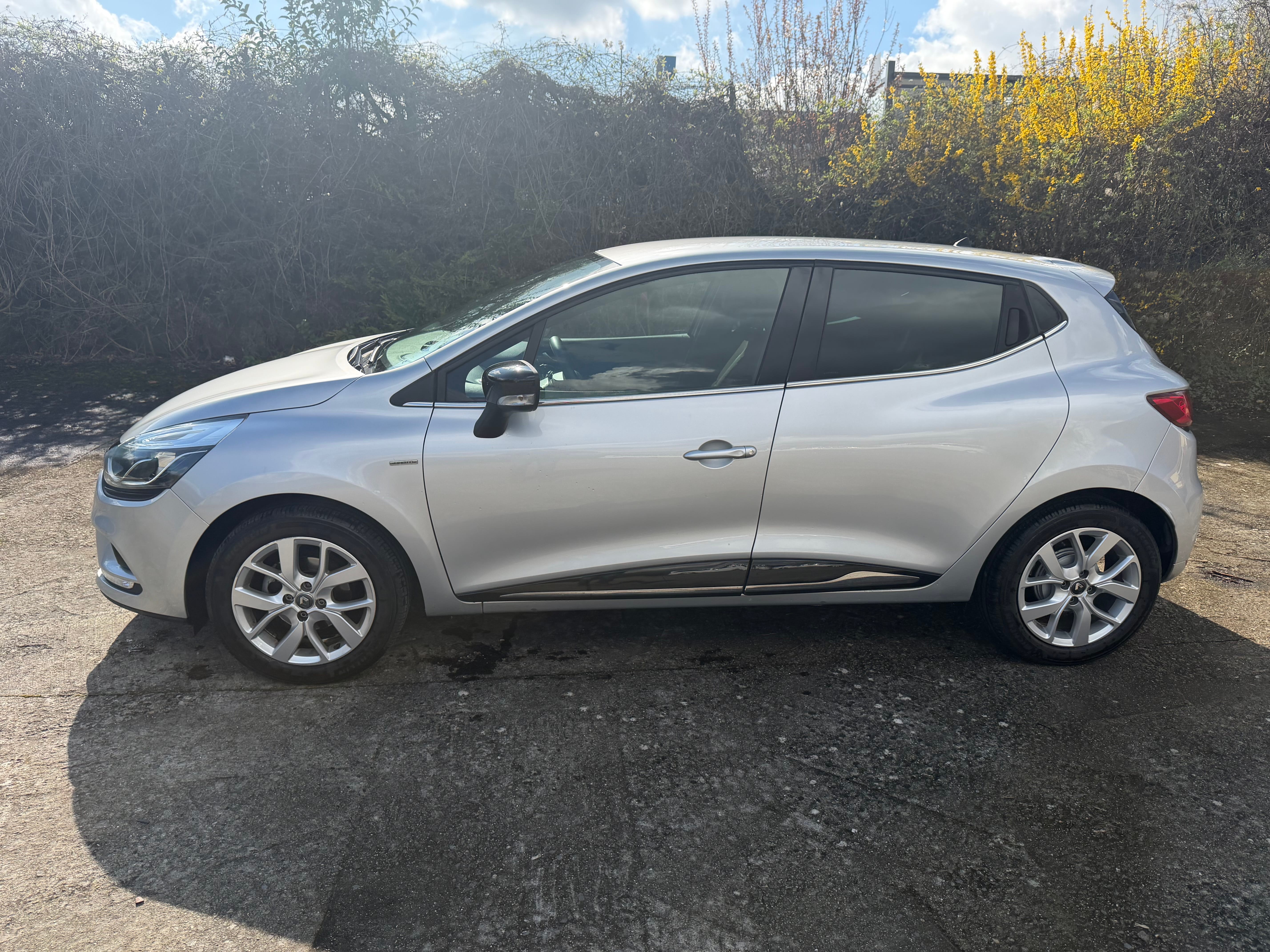Renault Clio avec Climatisation