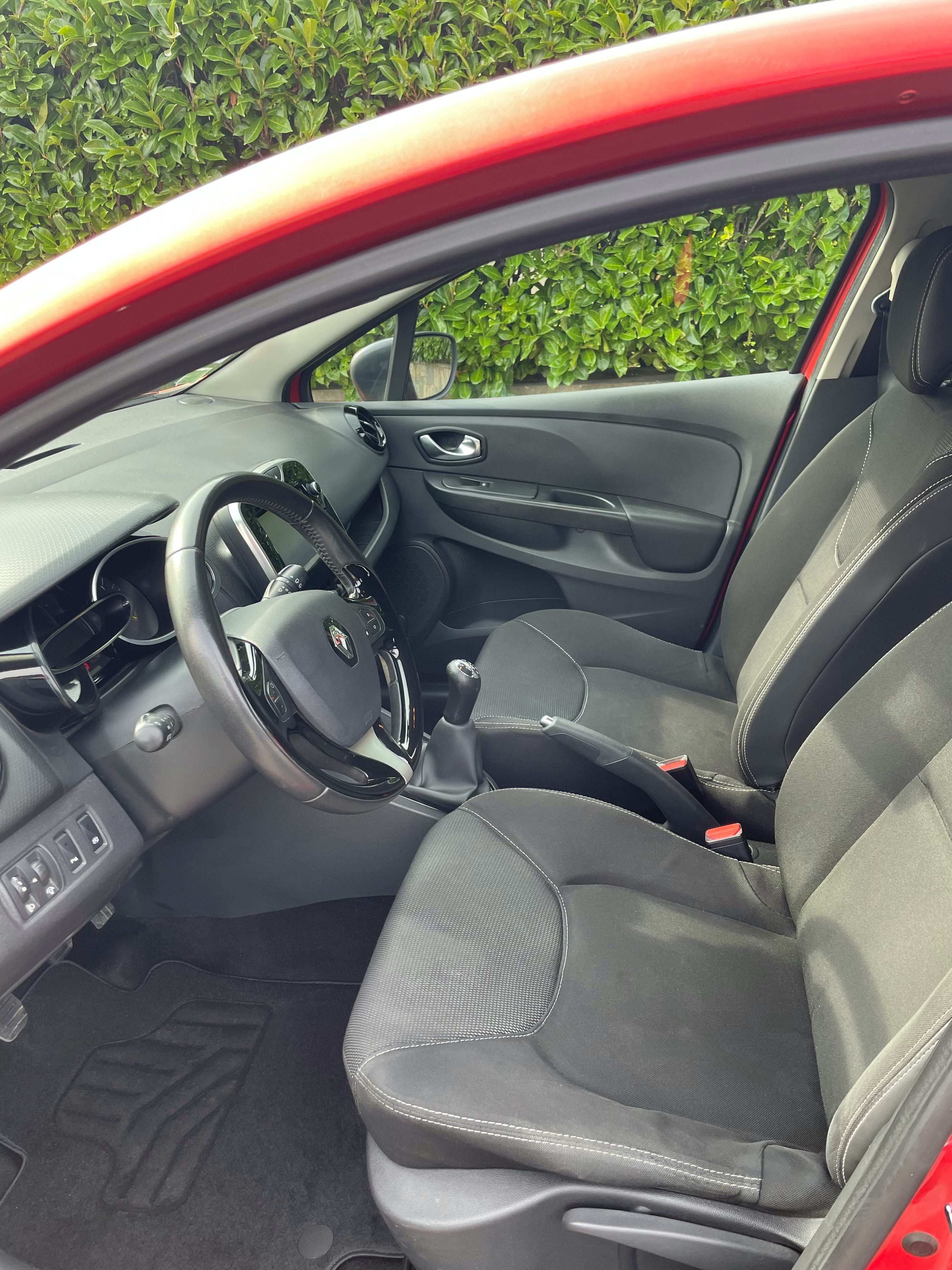 Renault Clio avec Entrée audio / iPod