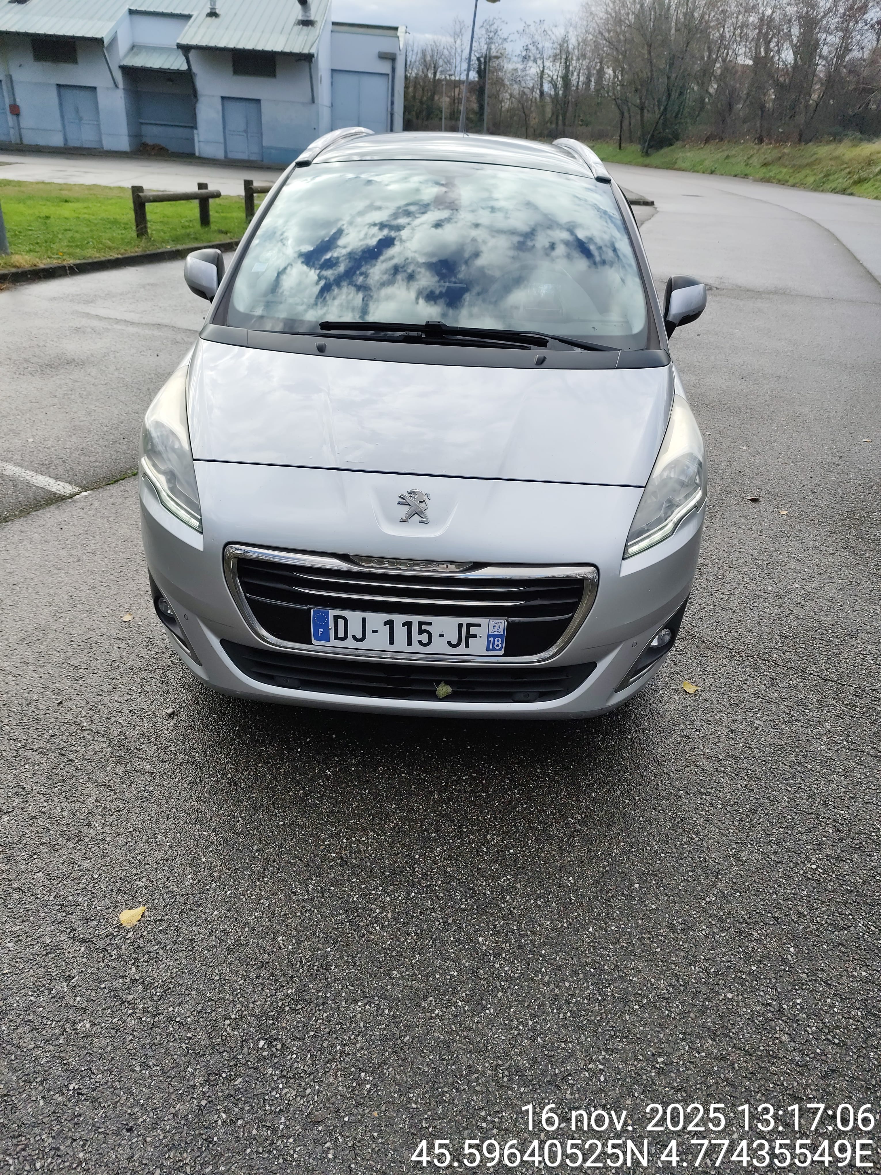 Peugeot 5008