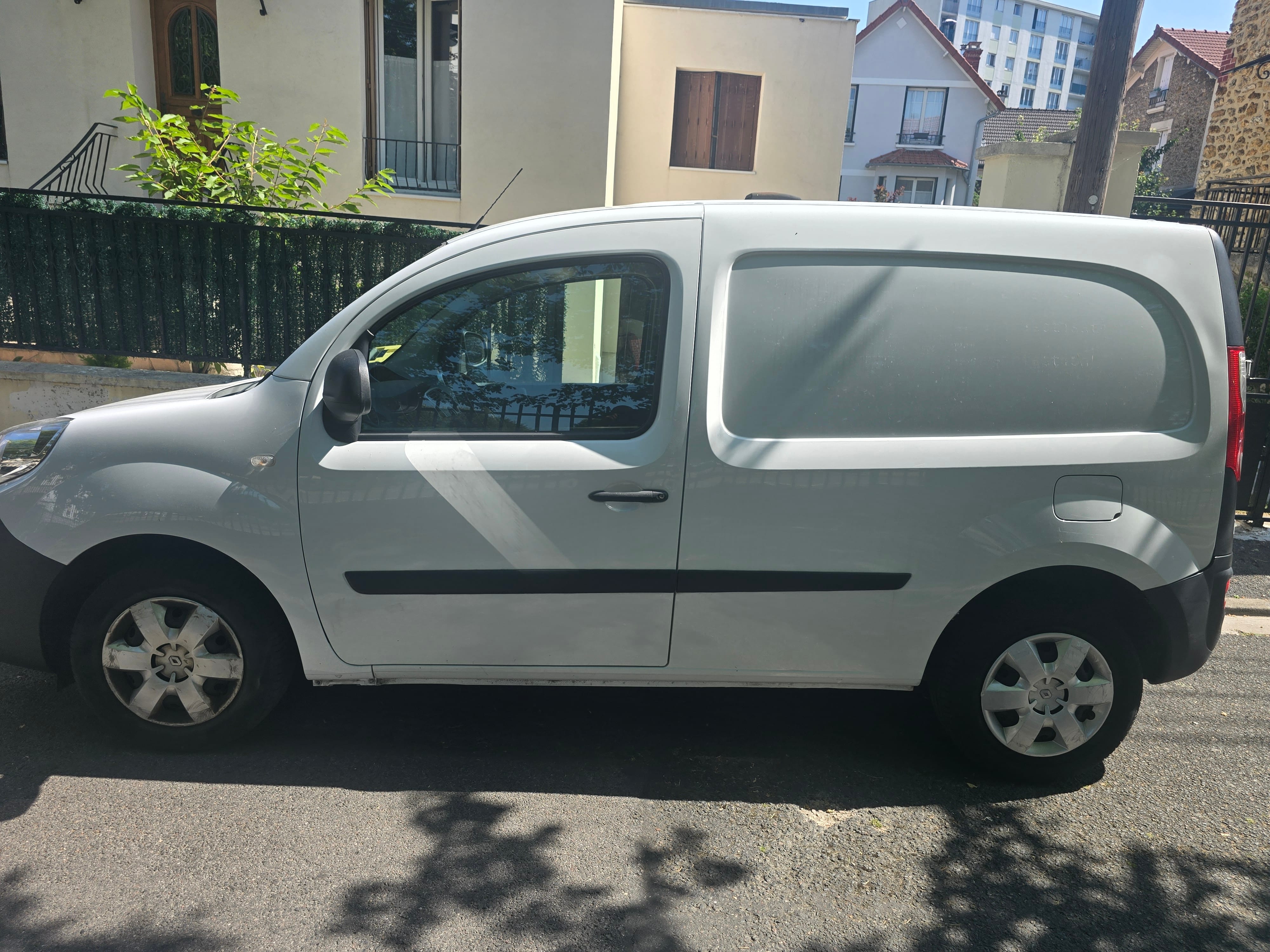 Renault Kangoo Express avec Autoradio
